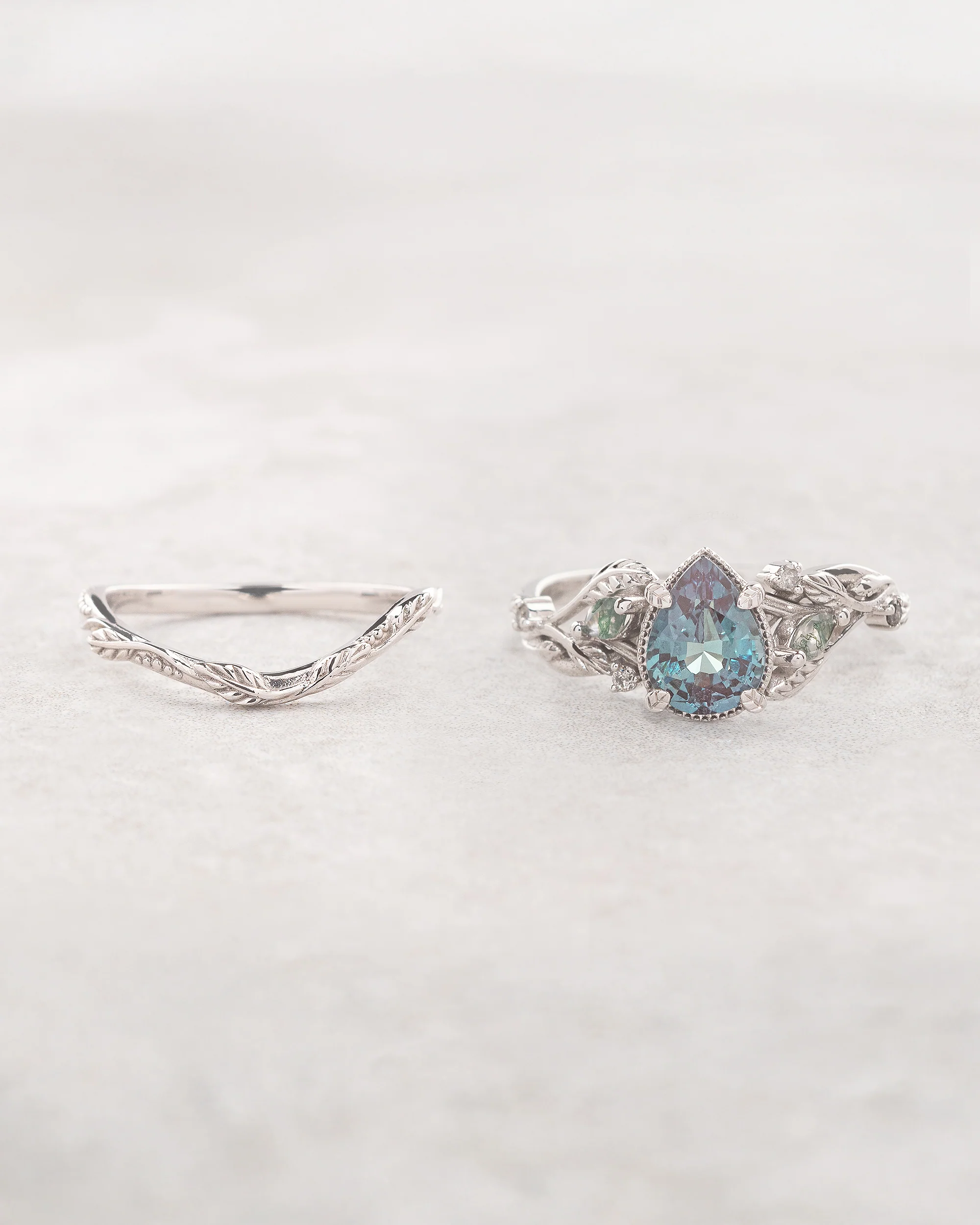 Alexandrite and moss agates engagement ring with salt&pepper diamonds / Patricia - Image 5