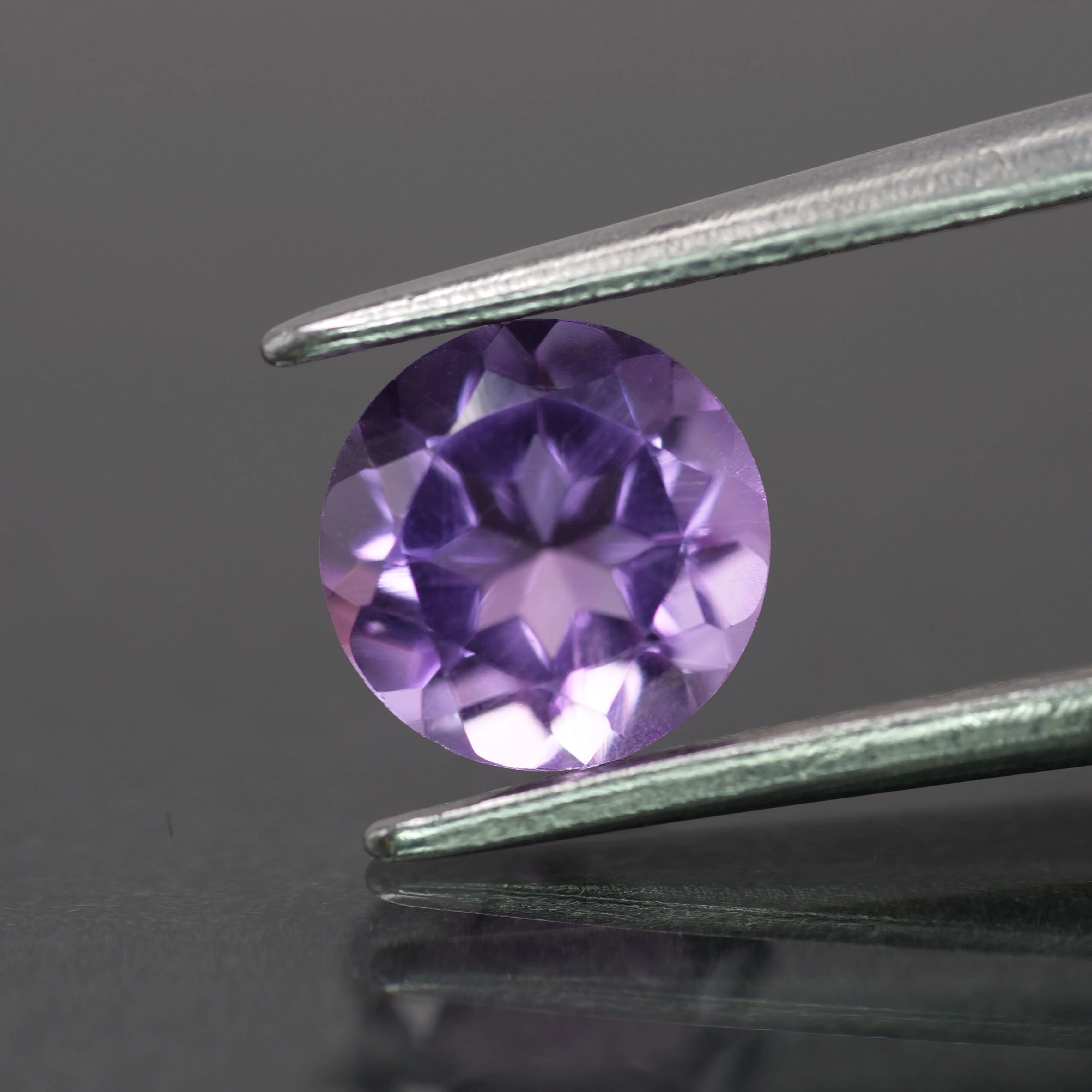 Amethyst | natural, round-cut, purple, 6mm, 0.9ct