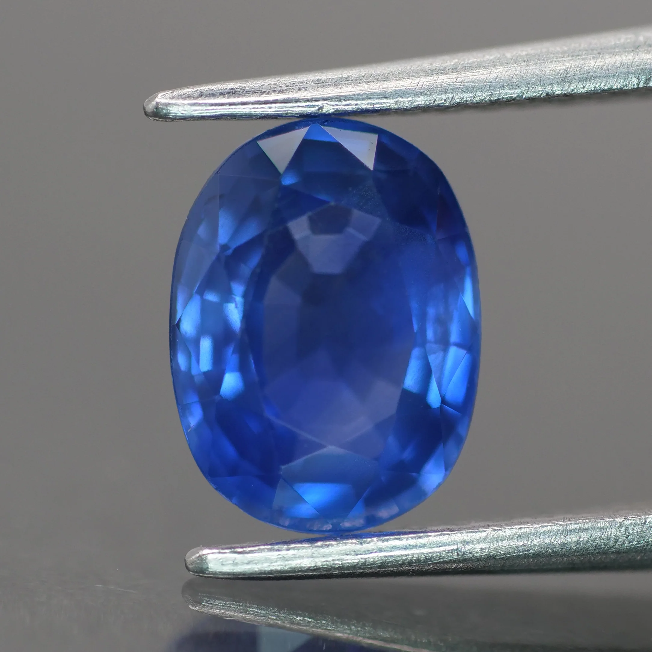 Sapphire | IGI certified | natural, blue color, oval-cut, *8x6mm, 1.6ct