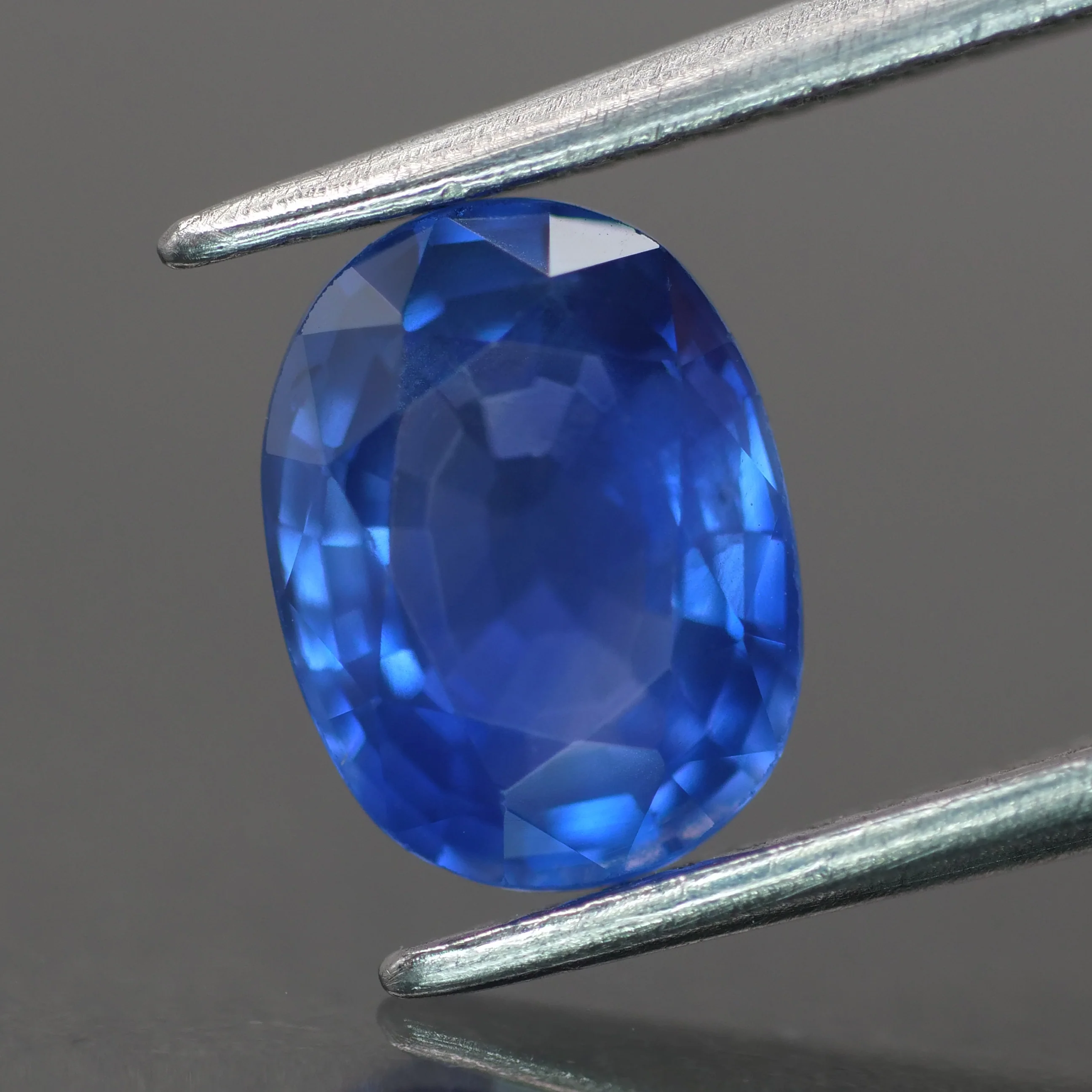 Sapphire | IGI certified | natural, blue color, oval-cut, *8x6mm, 1.6ct - Image 2