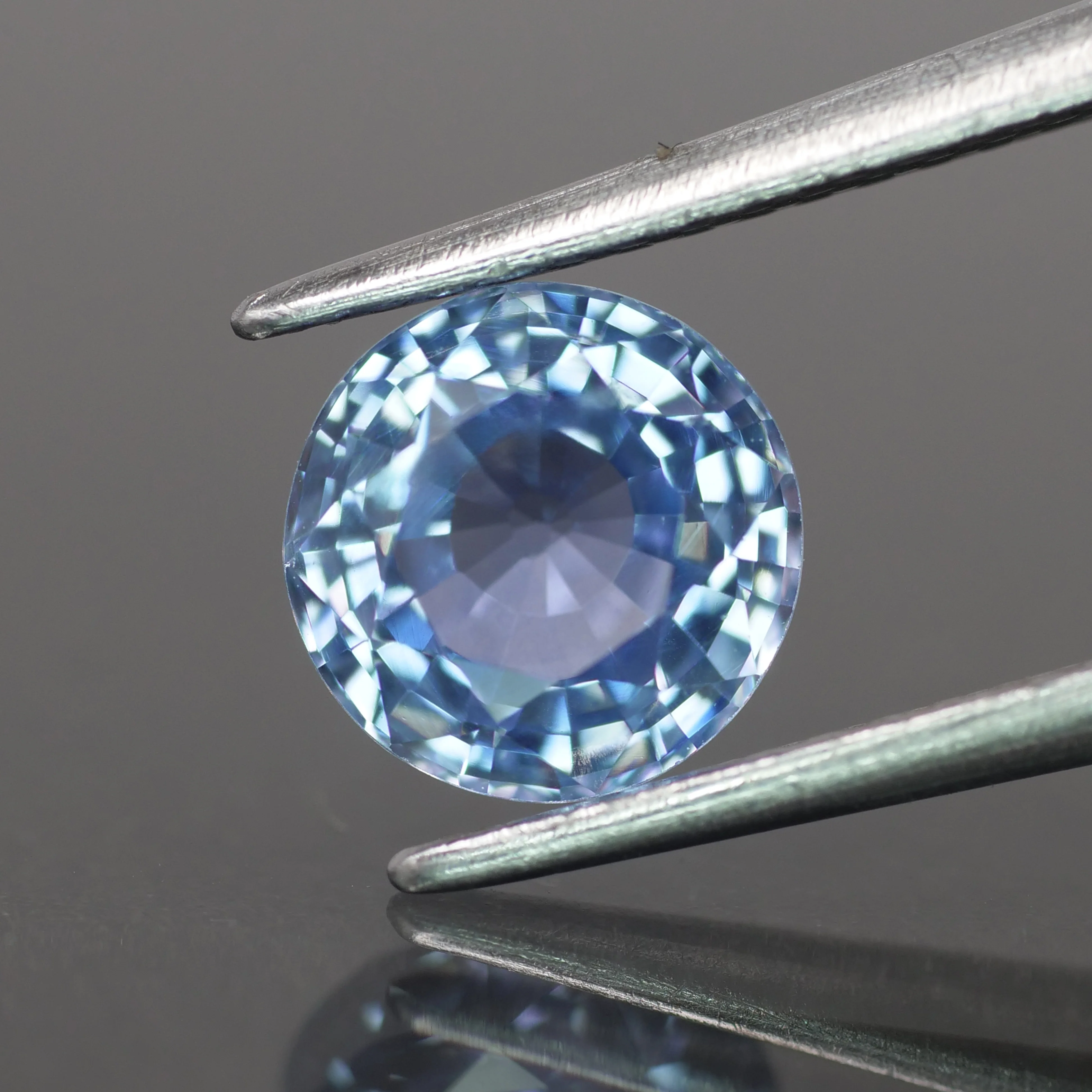 Sapphire | natural, blue color, round-cut, 6.5mm, 1.39ct