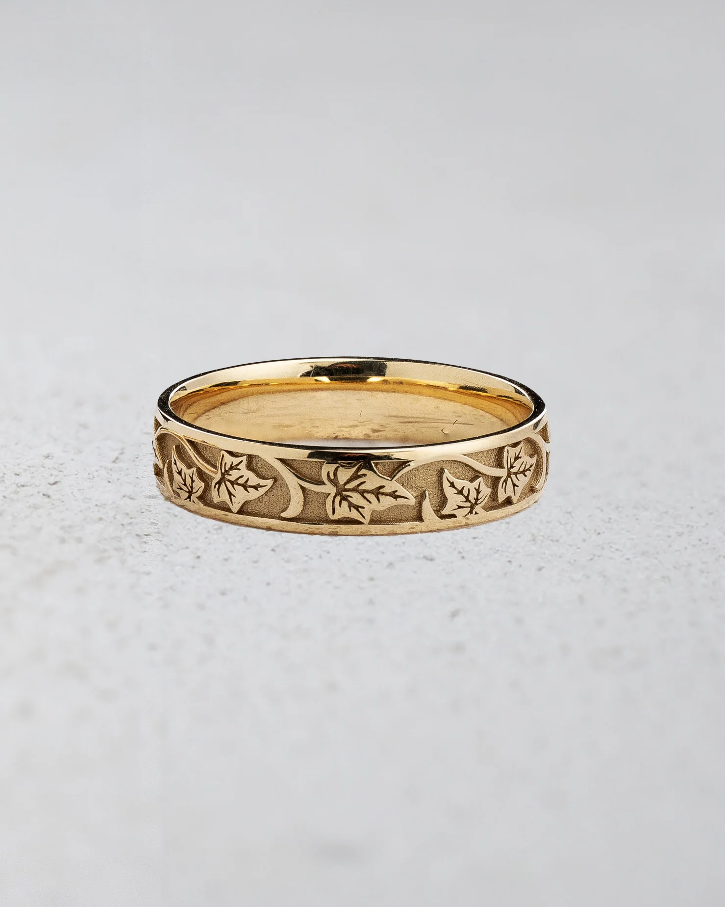 Carved leaves wedding band, ivy ring, 5 mm wide band - Image 3