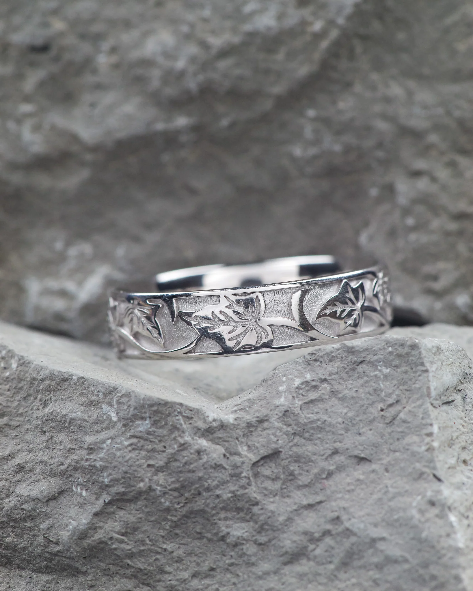 Carved leaves wedding band, ivy ring, 5 mm wide band - Image 5