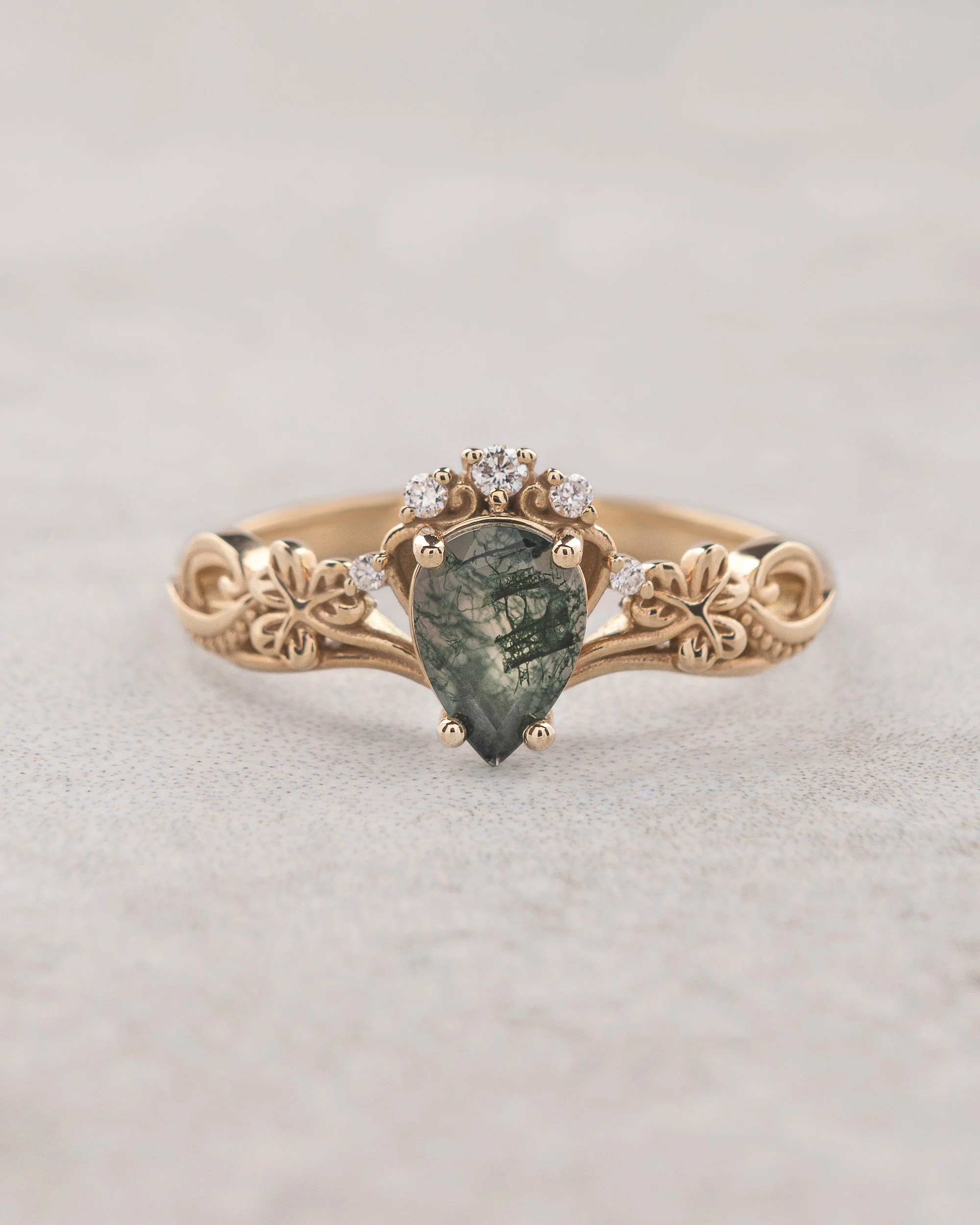 Celtic engagement ring with pear cut moss agate and diamonds / Horta