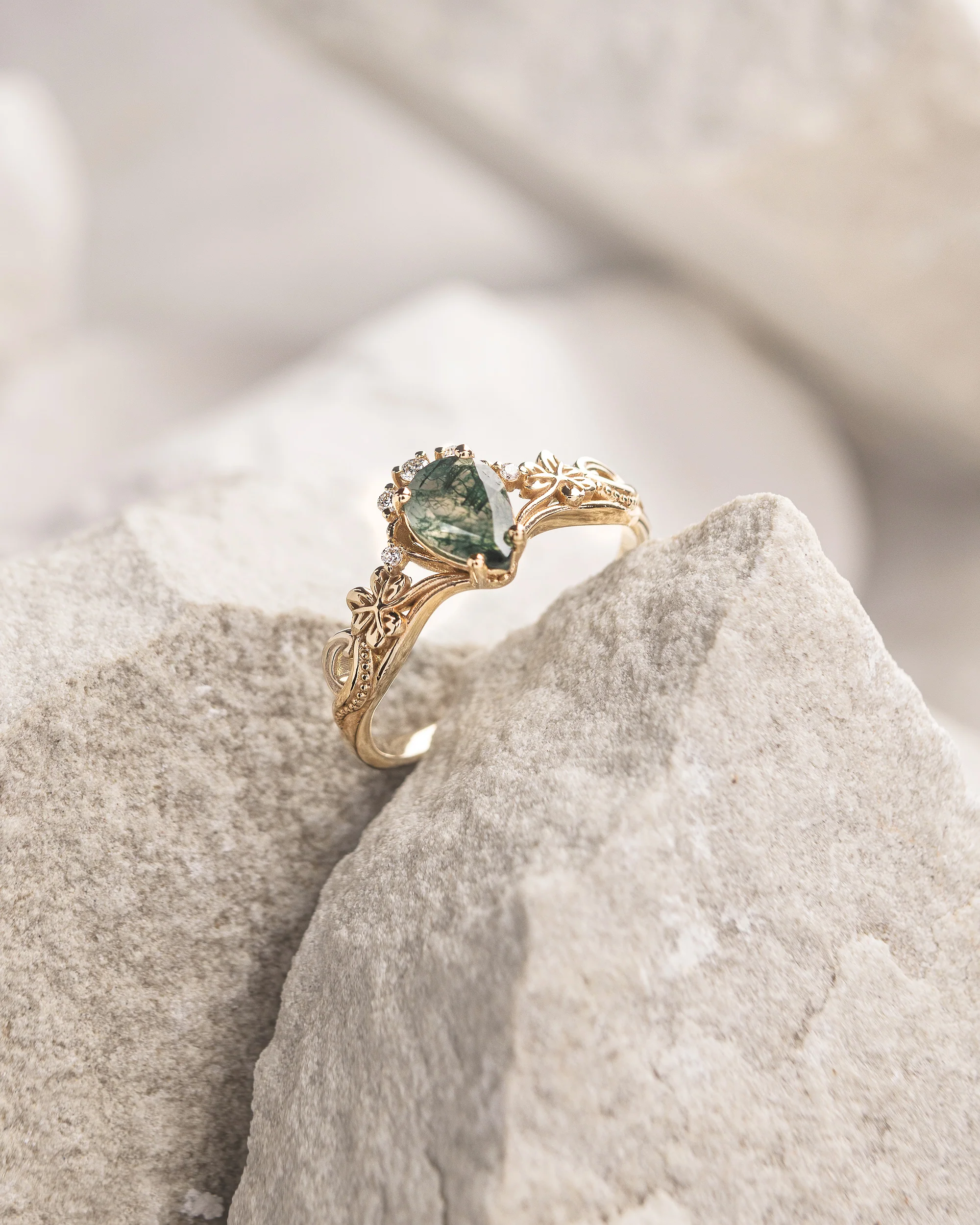 Celtic engagement ring with pear cut moss agate and diamonds / Horta - Image 4