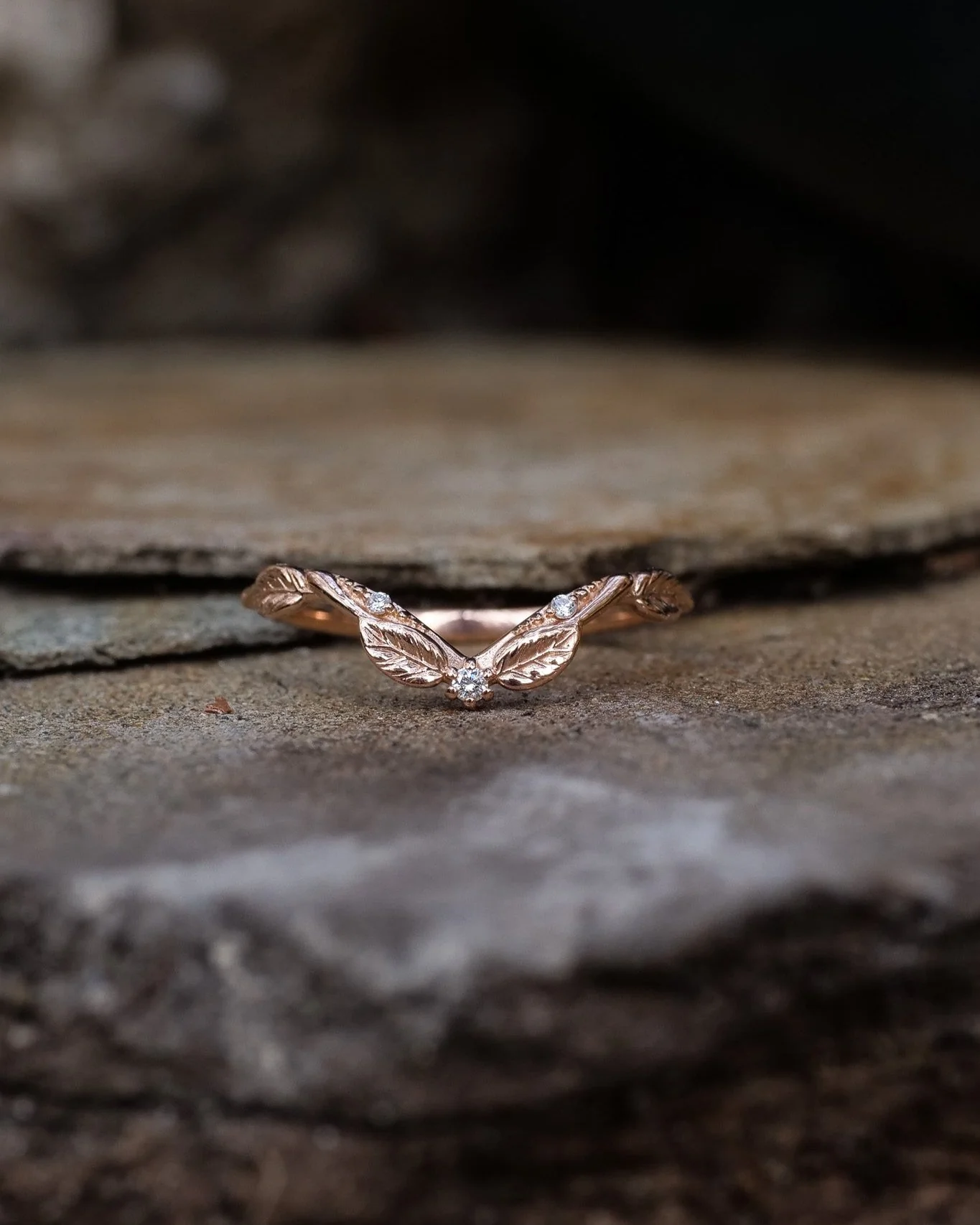 Curved vine and leaves wedding ring / matching band for Florentina - Image 5