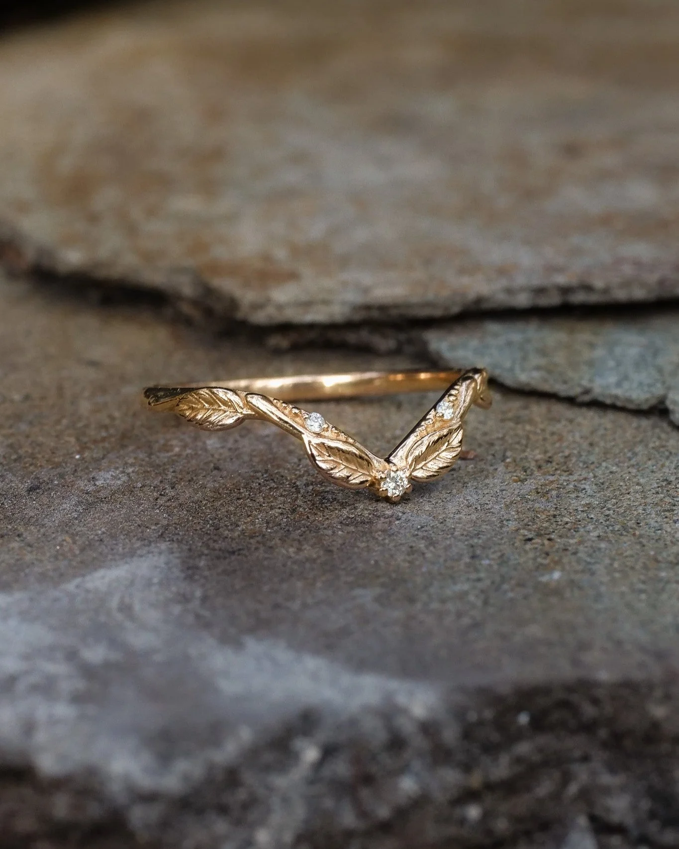 Curved vine and leaves wedding ring / matching band for Florentina - Image 8