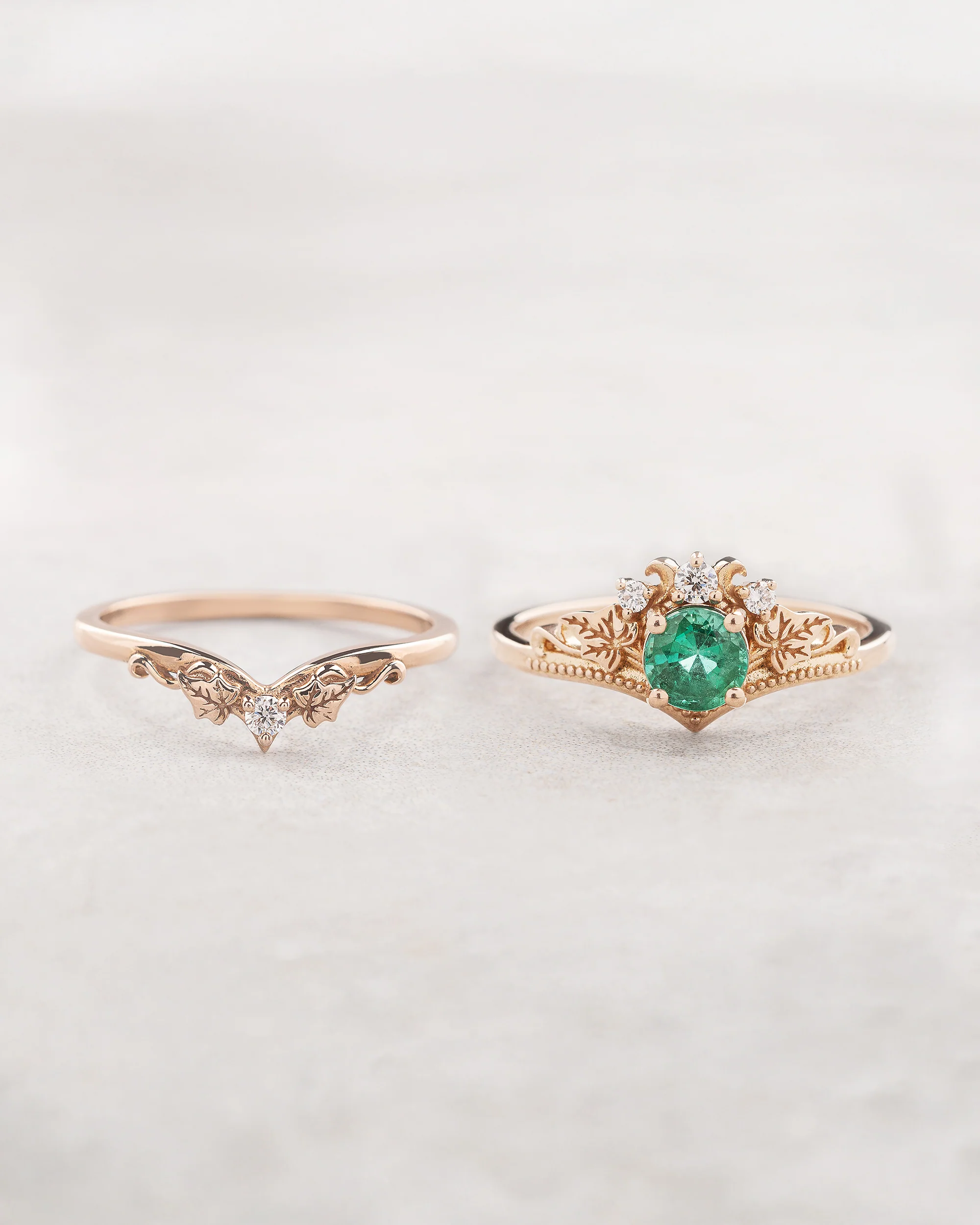 Emerald bridal ring set with diamonds, alternative engagement ring set / Ariadne - Image 3