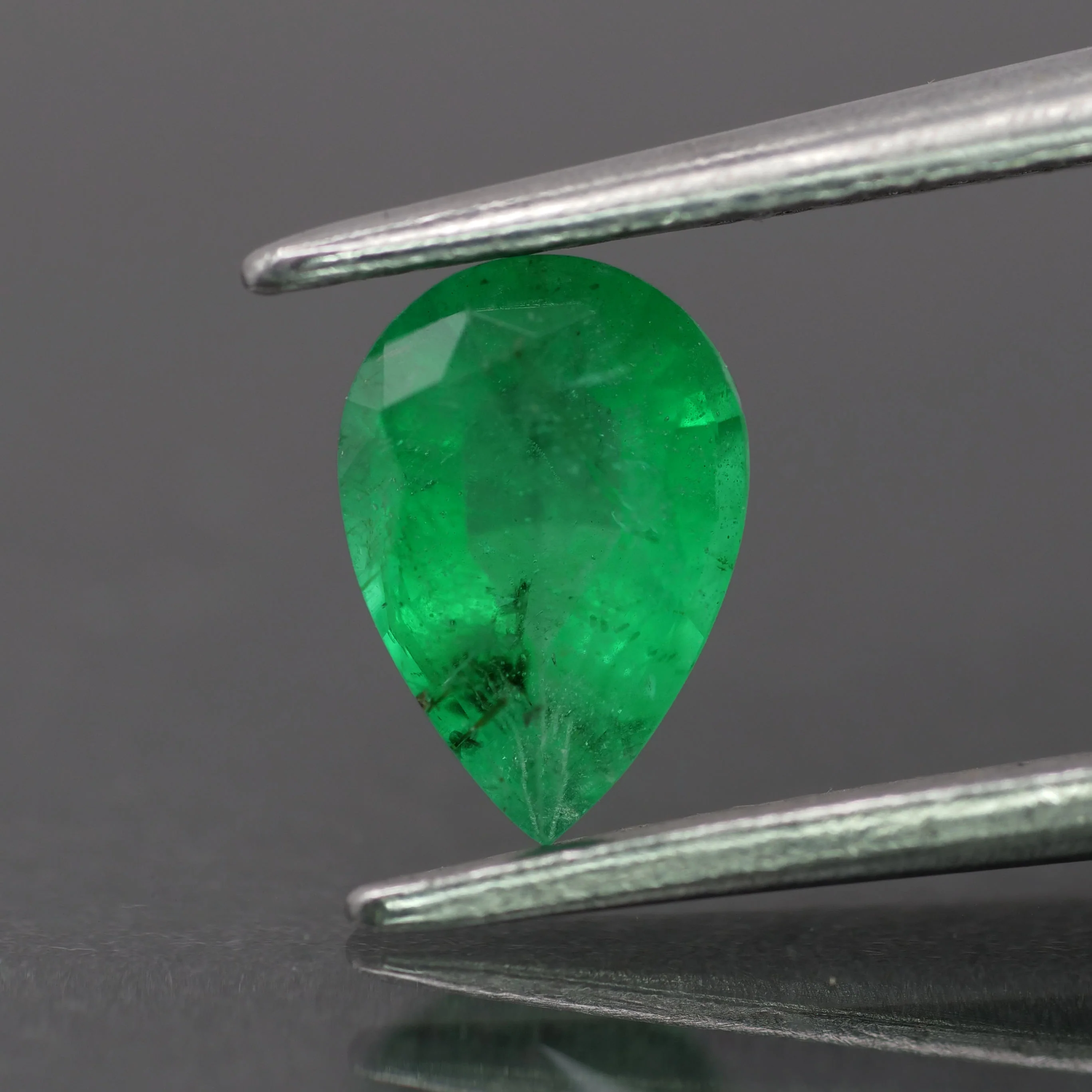 Emerald | natural, green color, pear-cut, *7x5mm, 0.5ct