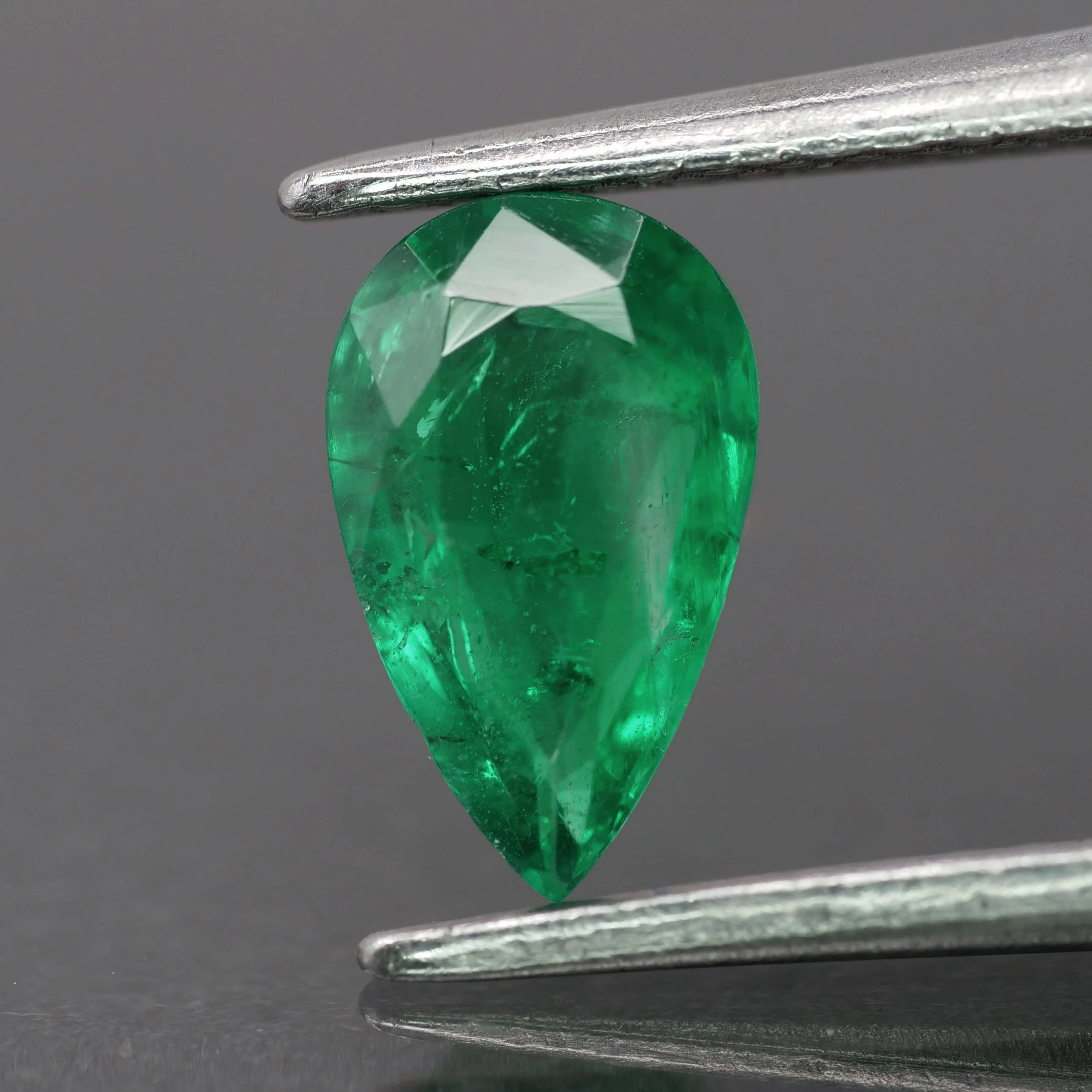Emerald | natural, green color, pear-cut, *8x5mm, 0.7ct