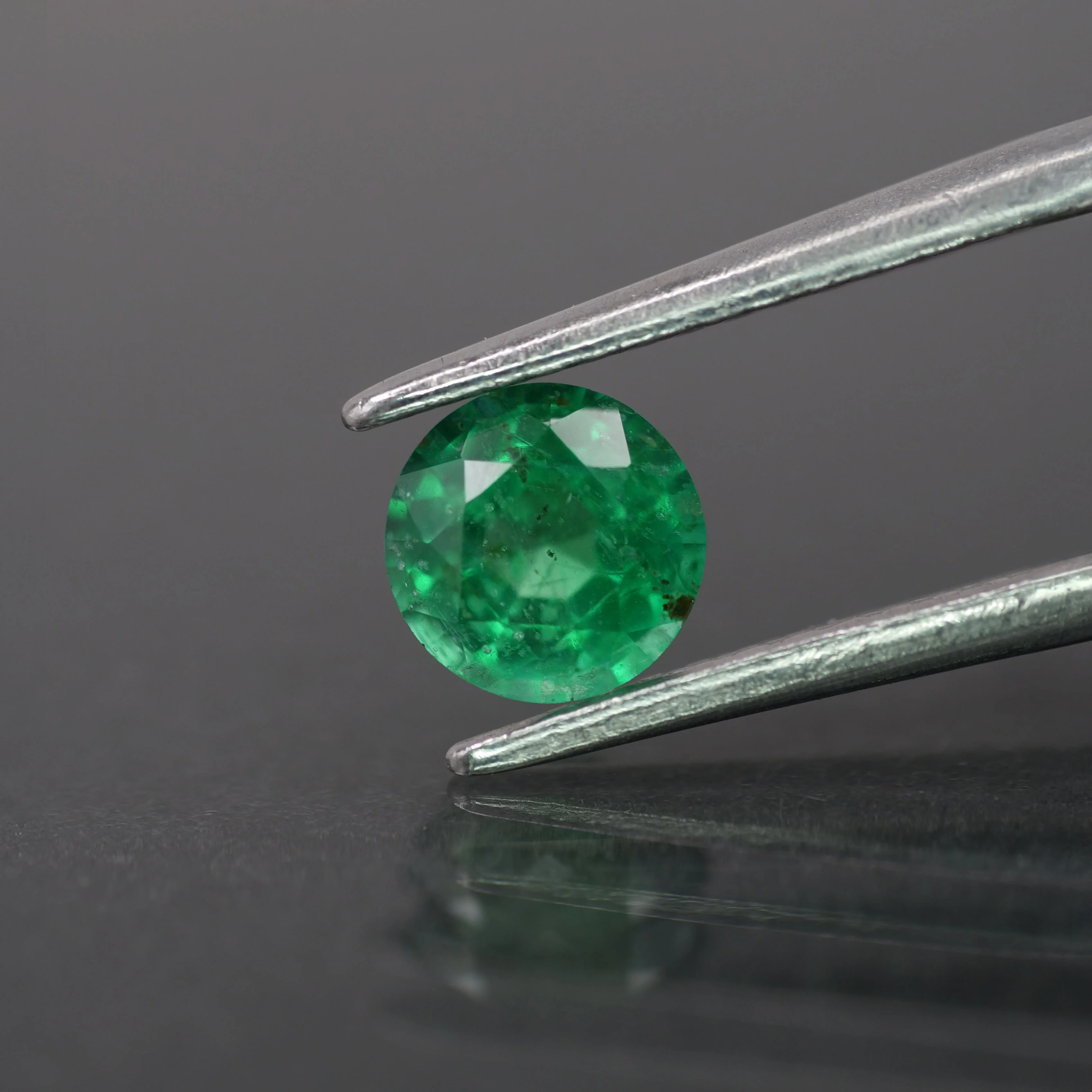 Emerald | natural, green color, round-cut, 5mm, *0.4ct