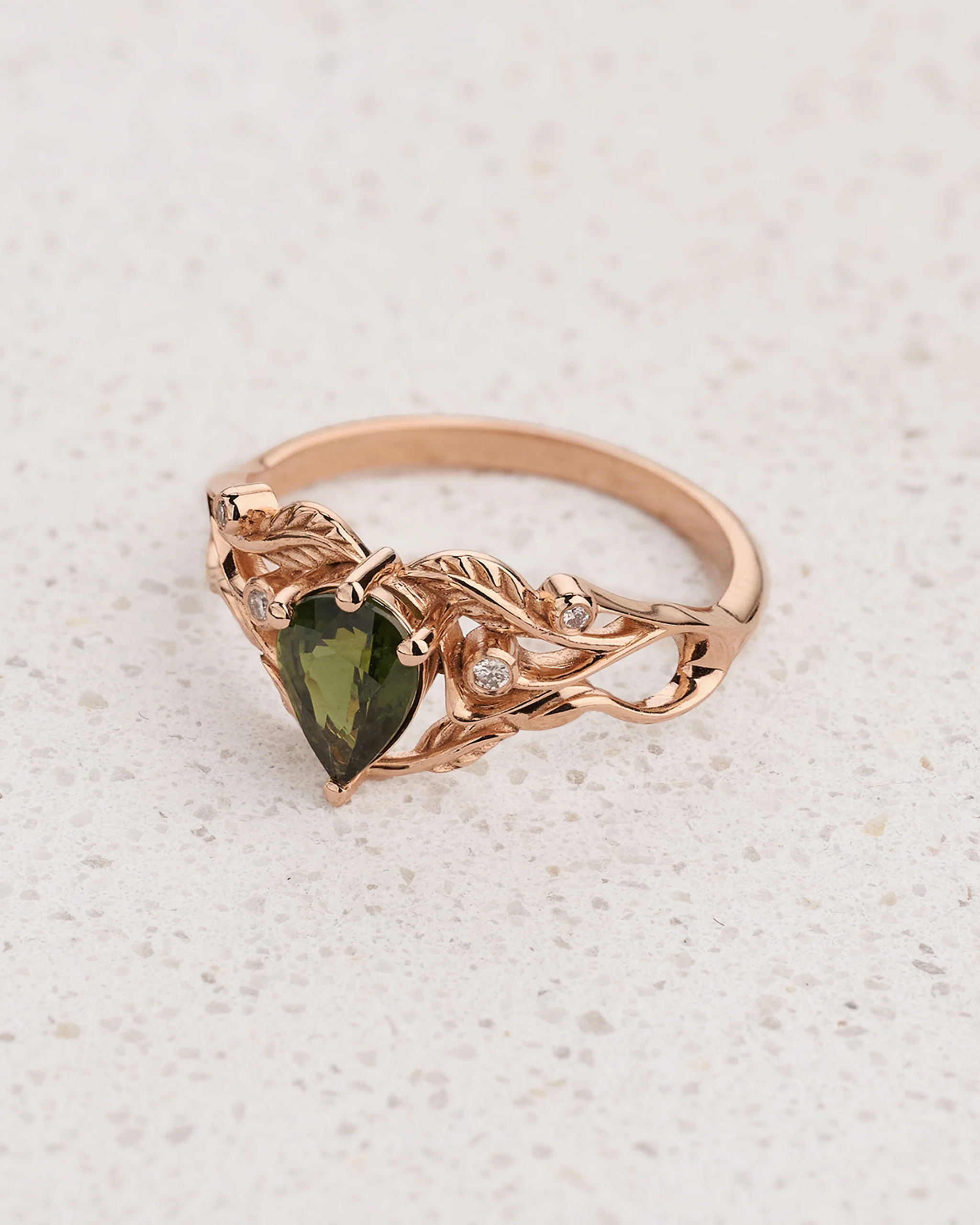 Engagement Ring with (Natural) Green Sapphire in Art Nouveau Style / Callisto - Image 3