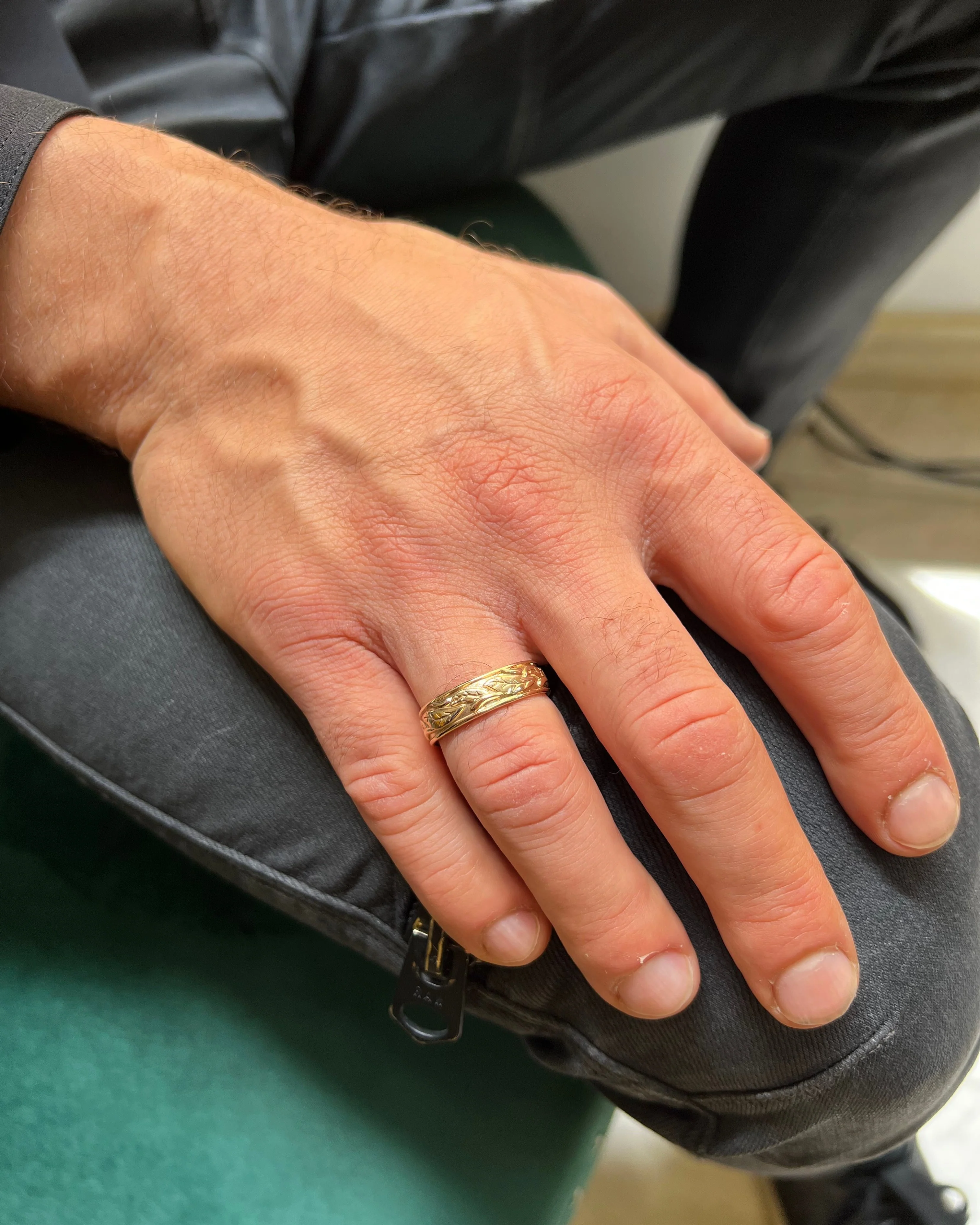 Leaf pattern wedding band, unisex ring / Wisteria & Amelia - Image 8