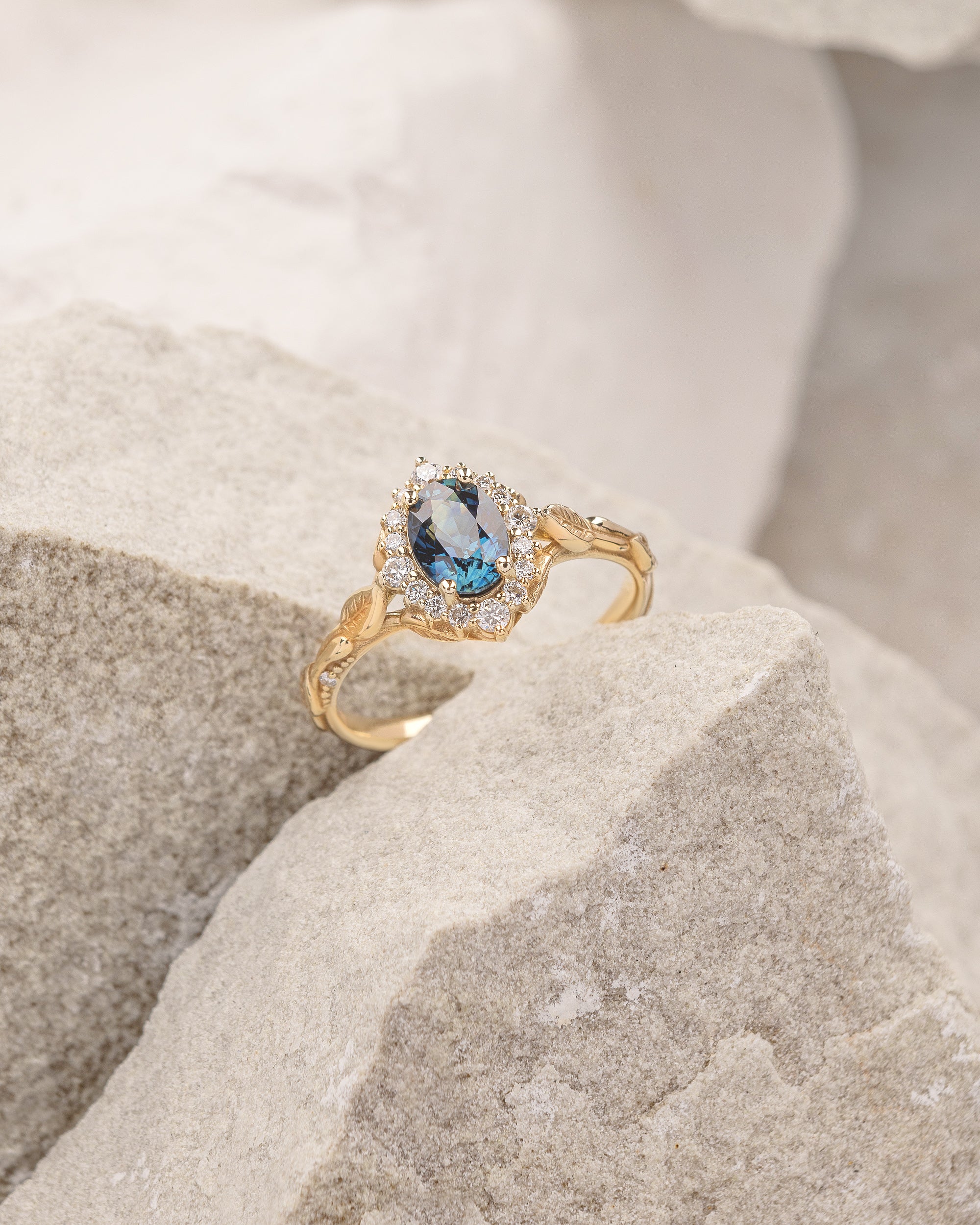 Genuine blue sapphire engagement ring, nature inspired ring with diamond halo / Florentina - Image 2