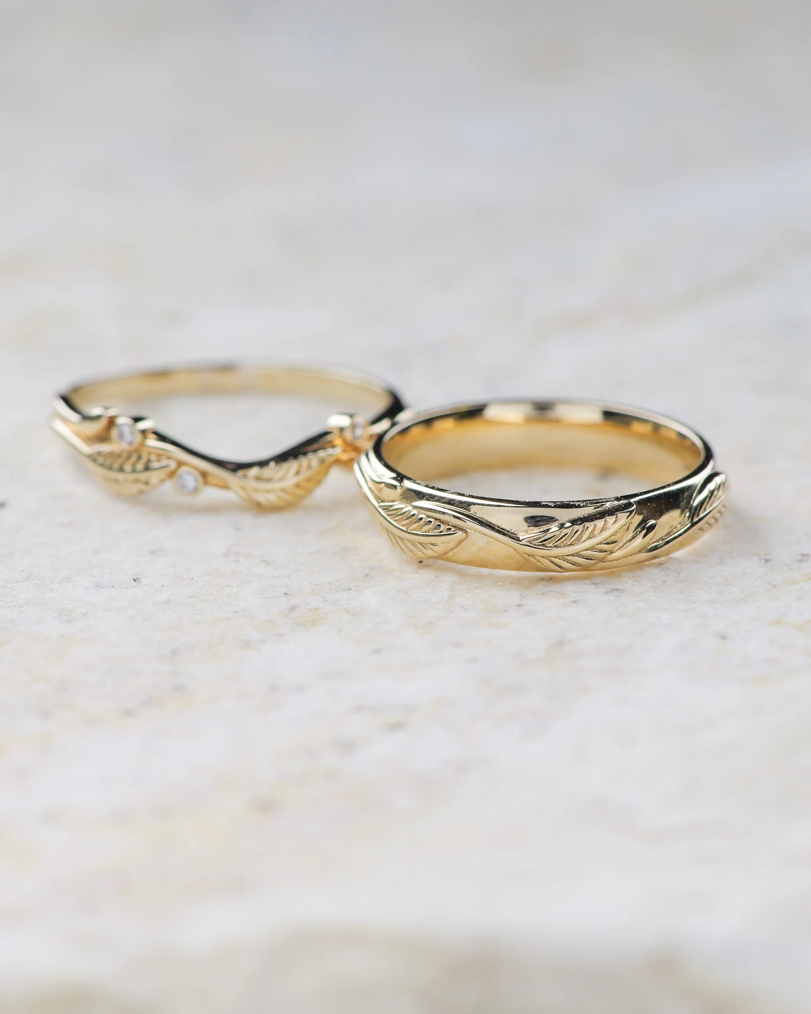 Golden leaves wedding bands set for a couple / Azalea - Image 4