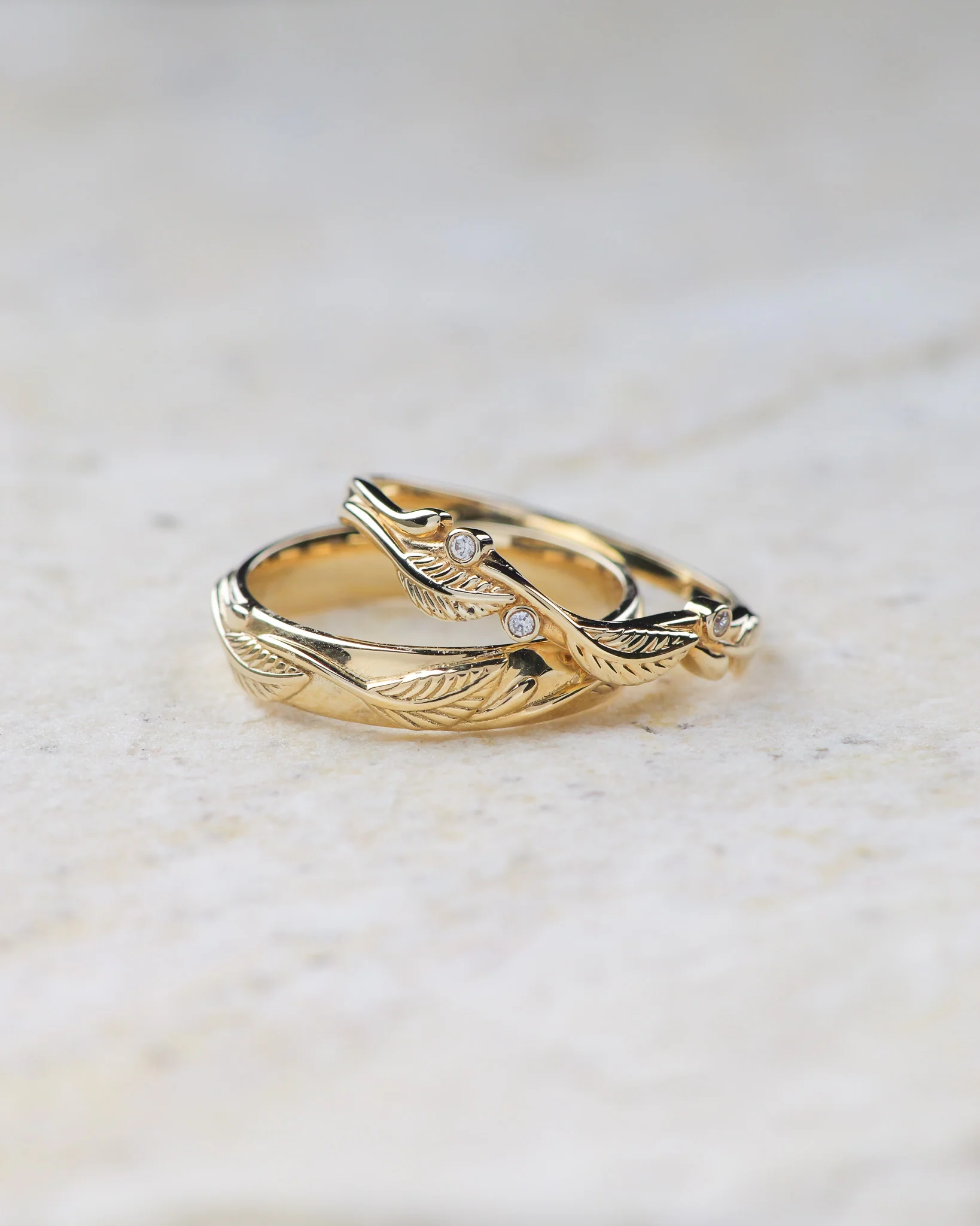 Golden leaves wedding bands set for a couple / Azalea - Image 6