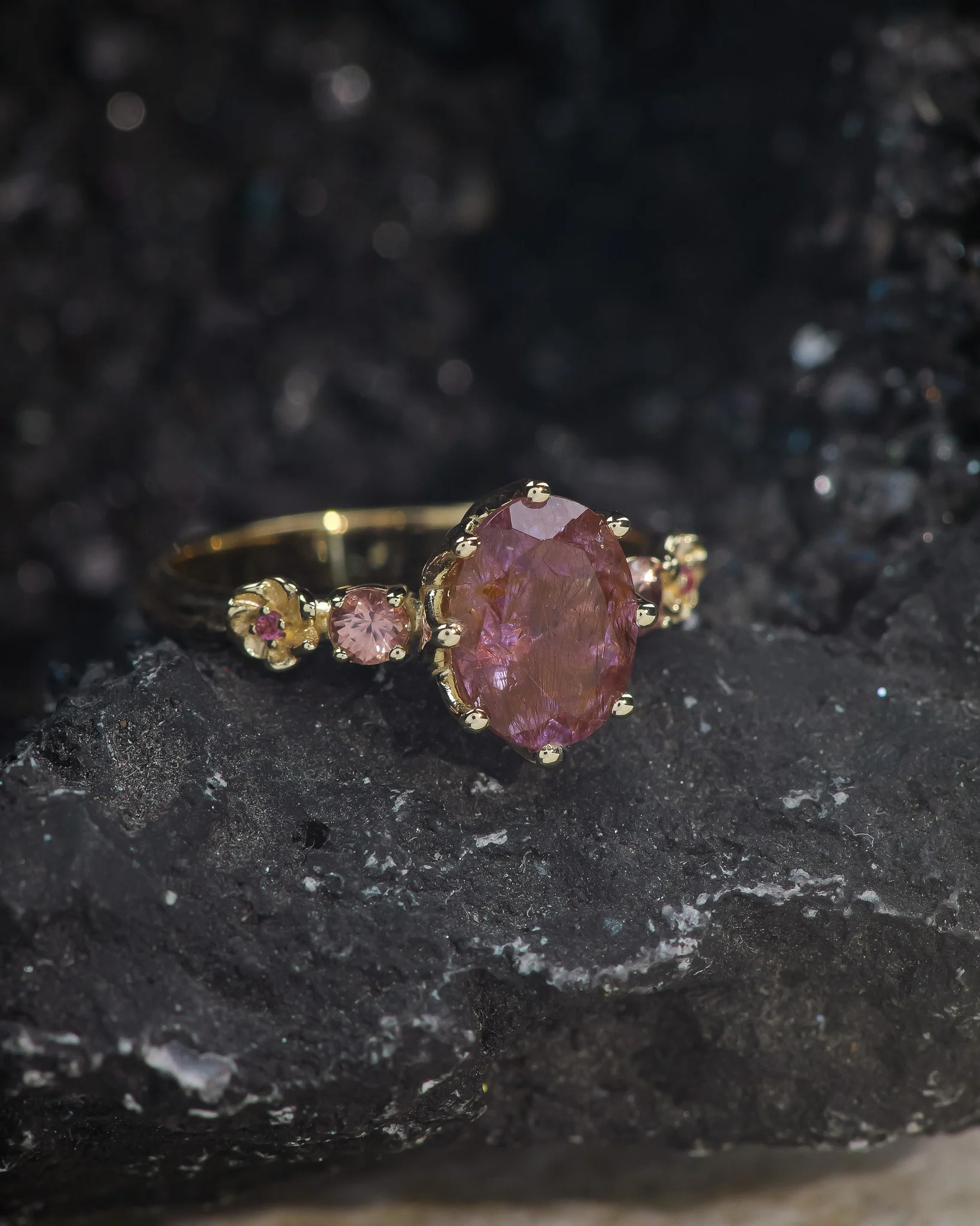 Gorgeous melody quartz engagement ring with accent sapphires & tourmalines / Fiorella - Image 2