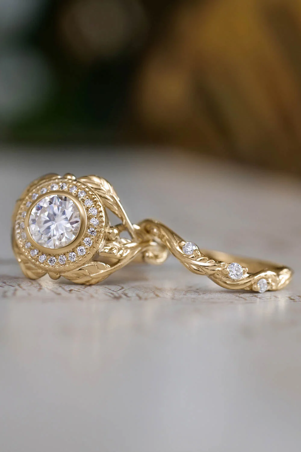 Lab grown diamond halo engagement ring, central diamond 6mm / Tilia - Image 9