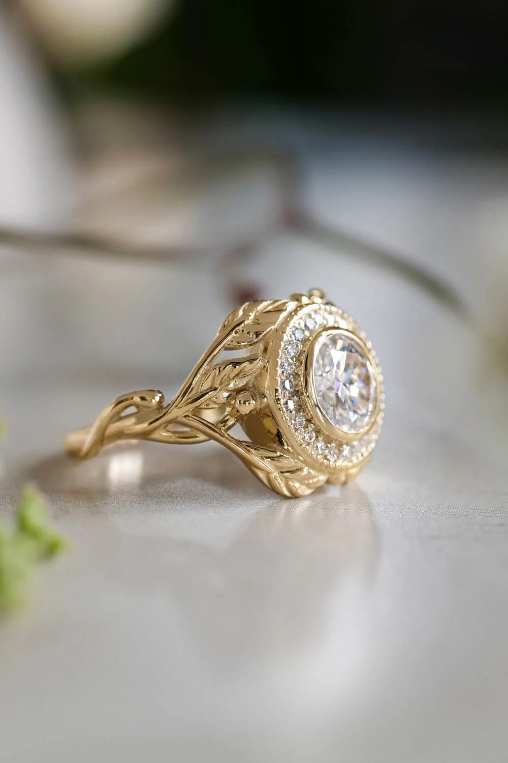Lab grown diamond and halo bridal ring set, engagement ring with diamond 6 mm / Tilia - Image 10