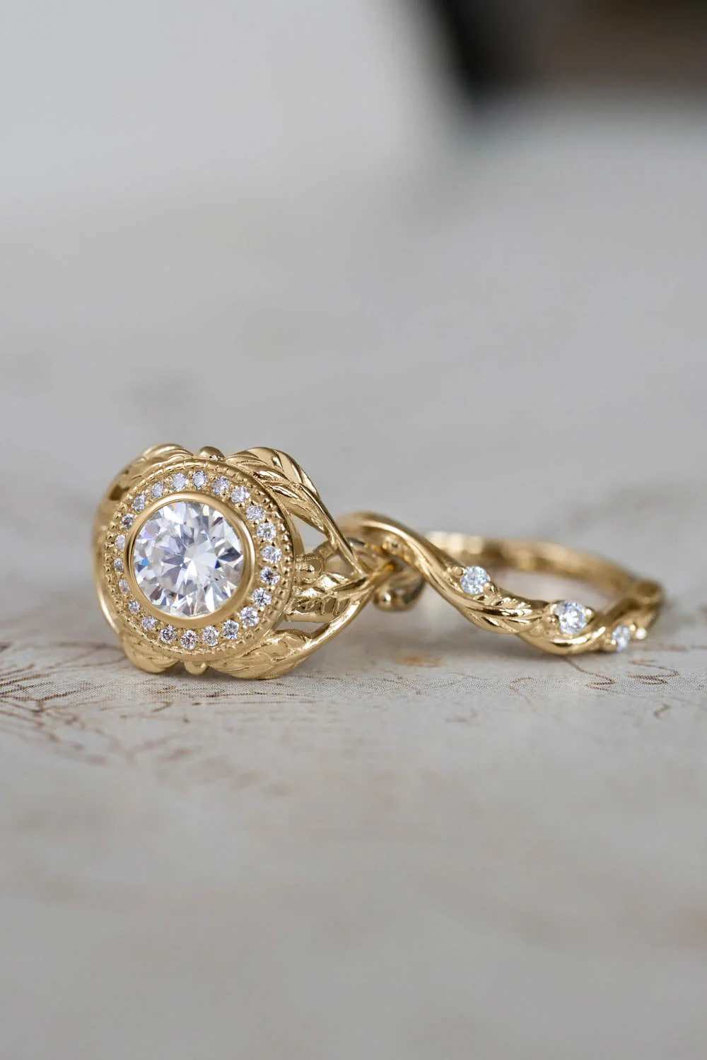 Lab grown diamond and halo bridal ring set, engagement ring with diamond 6 mm / Tilia - Image 3