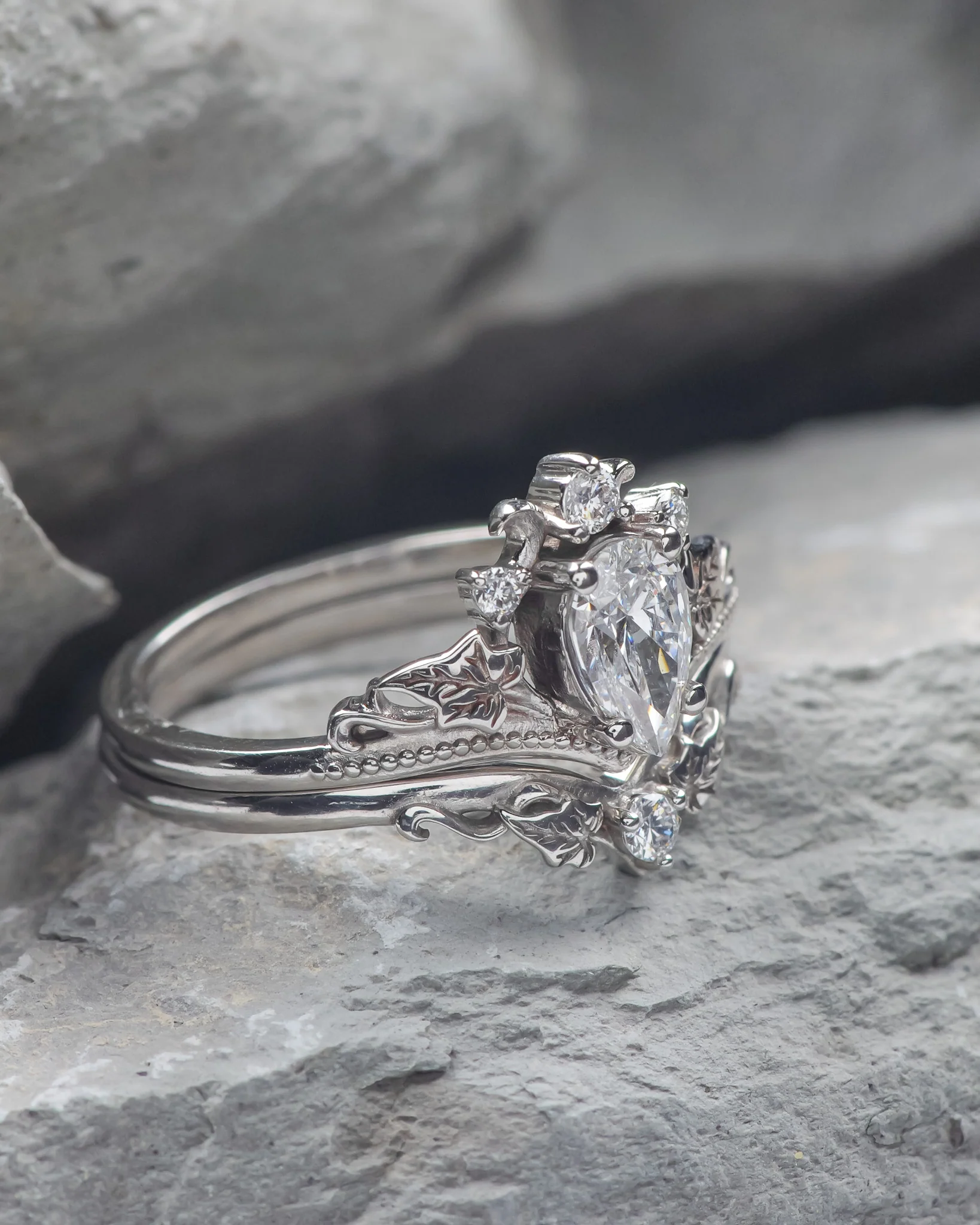 Lab grown diamond engagement ring set, crown shape gold rings with diamonds / Ariadne - Image 6