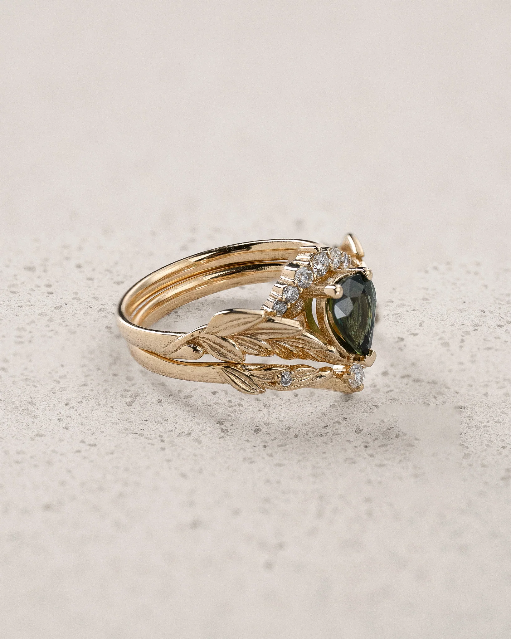 Palmira | custom bridal ring set for pear cut gemstone 7x5 mm - Image 5