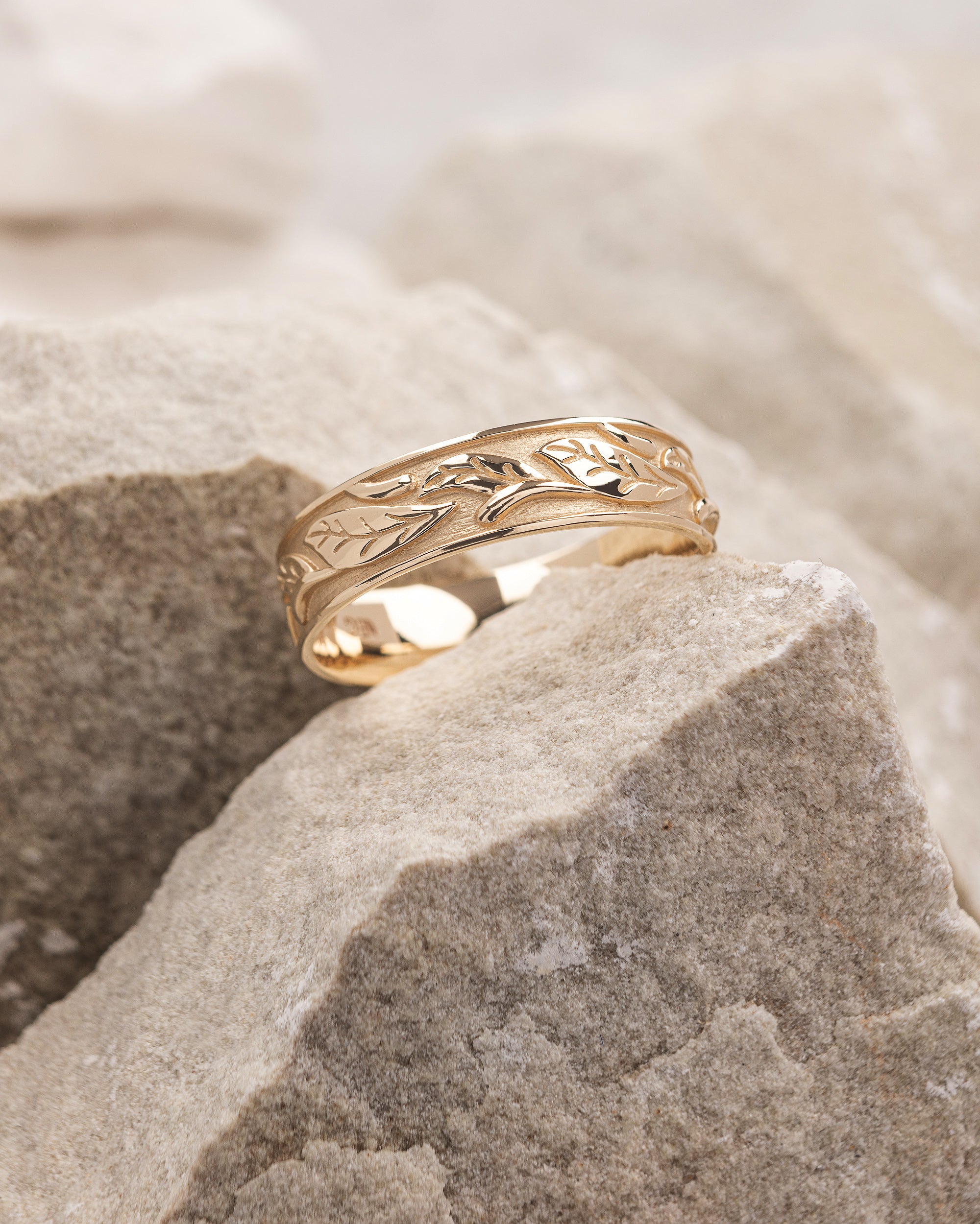 Leaf pattern wedding band, unisex ring / Wisteria & Amelia - Image 6