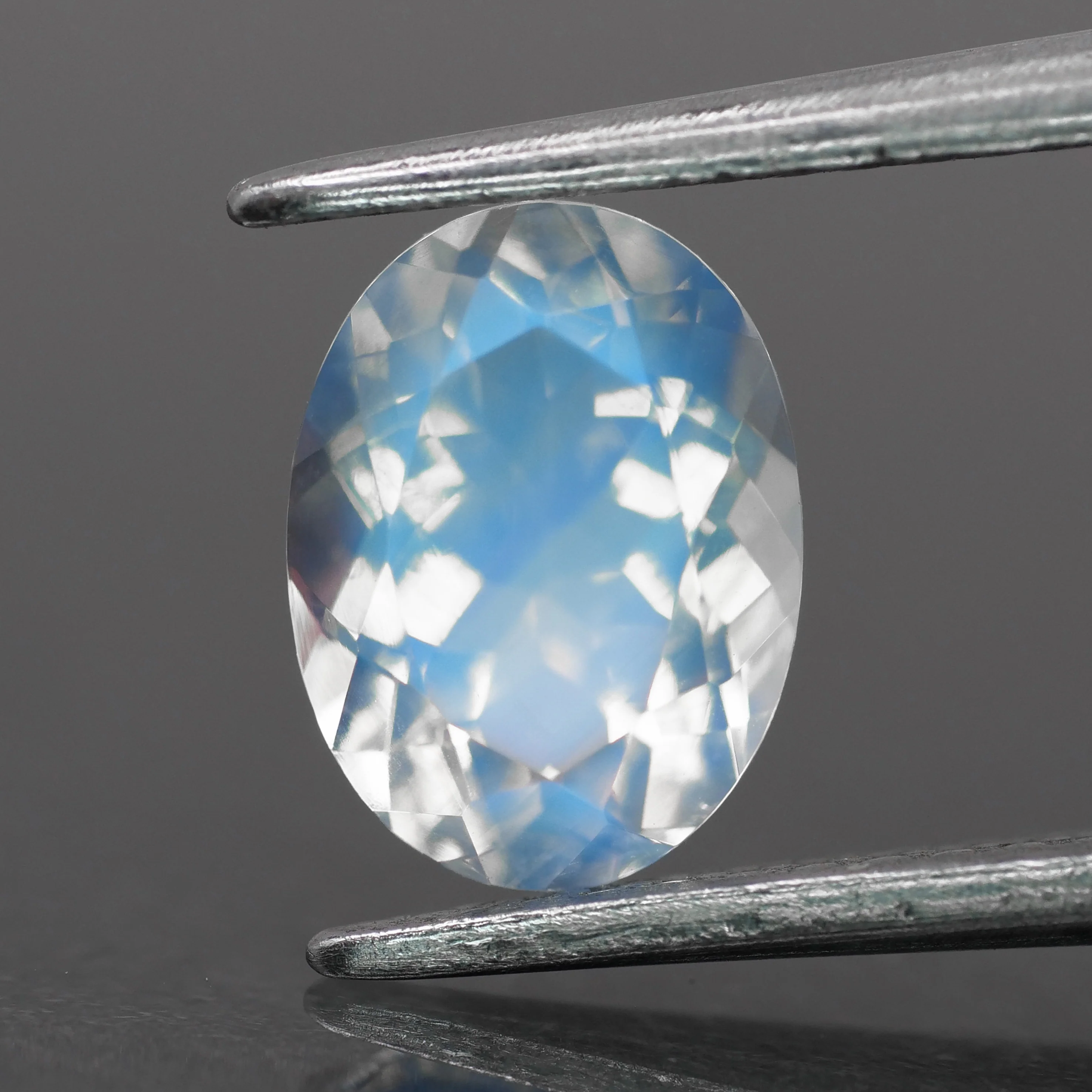 Moonstone | natural, oval-cut, 8x6mm, 1ct, Africa