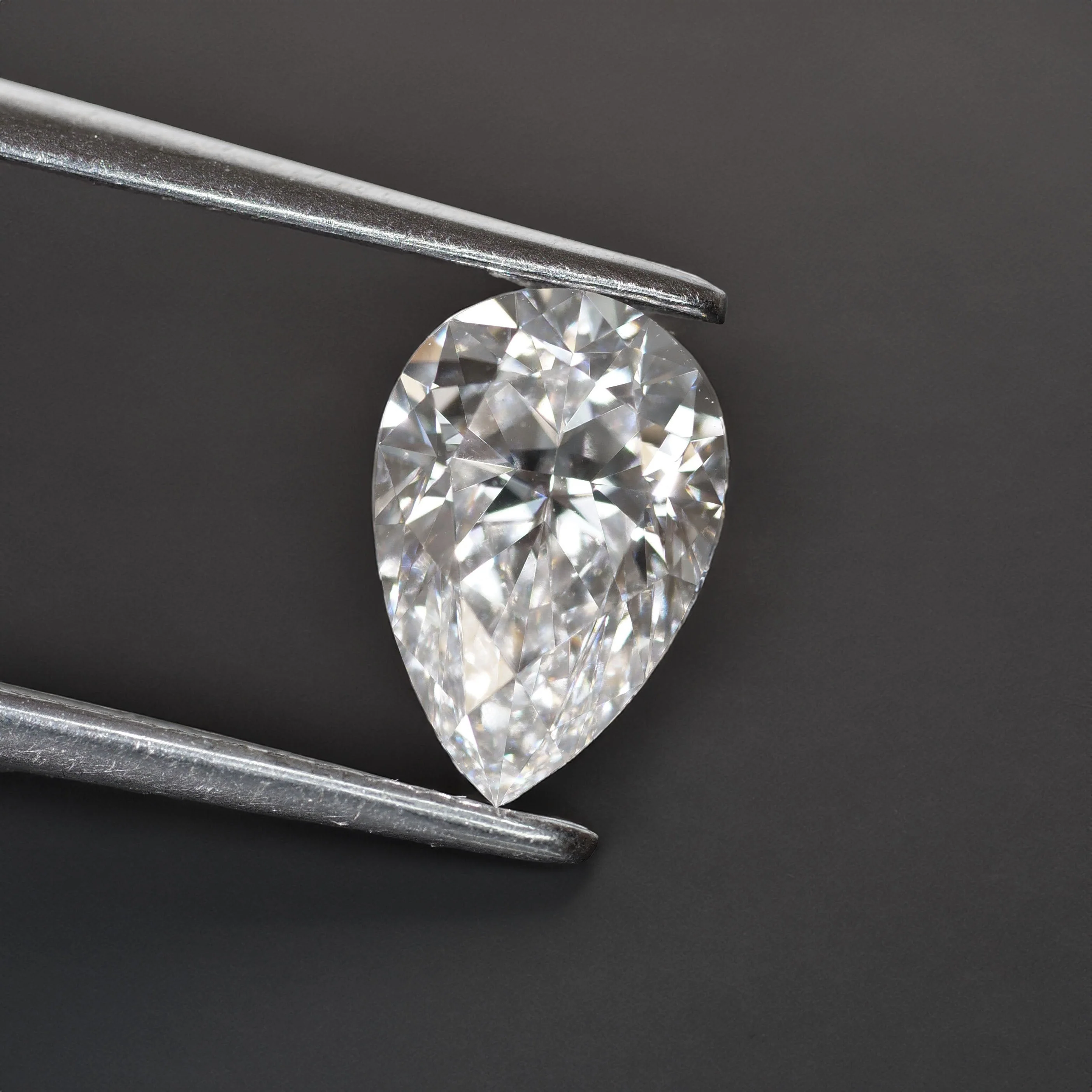 Natural diamond | GIA certified | pear-cut, 7x4.5mm, *0.5ct, G color, VS