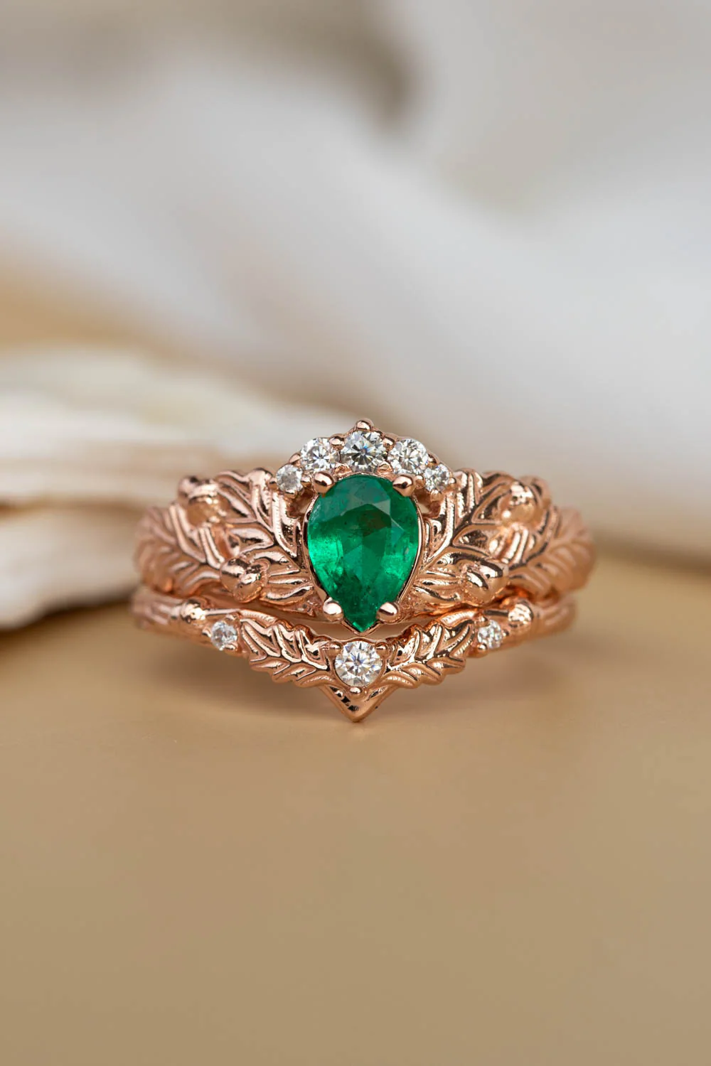 Natural emerald oak leaves bridal ring set, nature inspired engagement and wedding rings / Royal Oak - Image 3