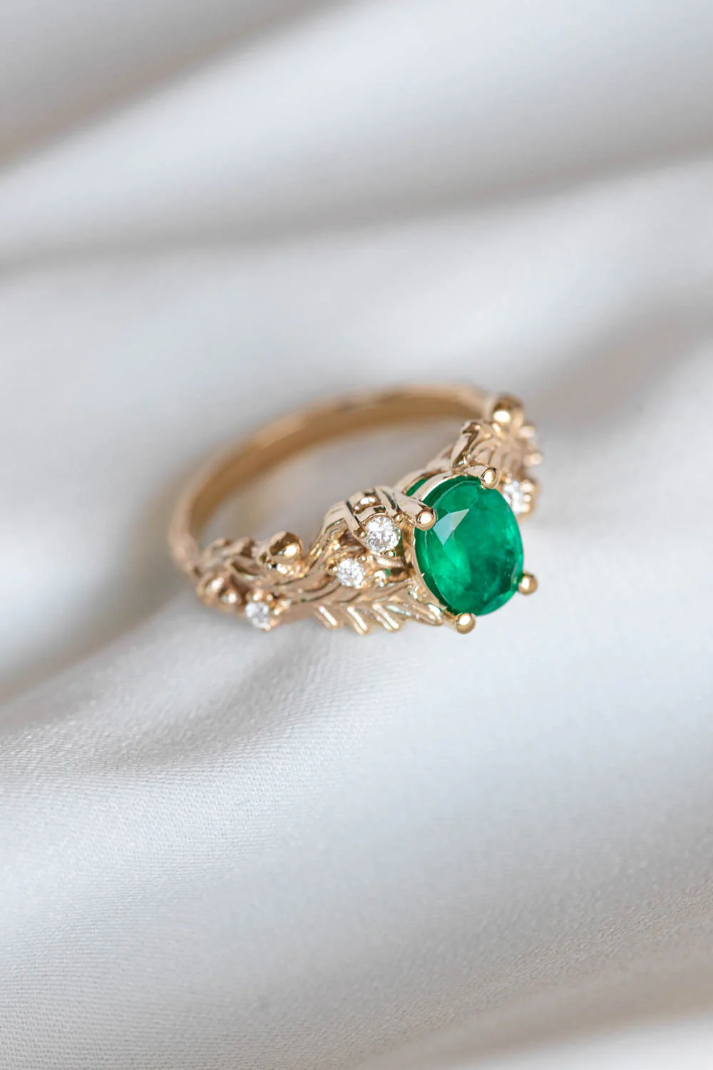 Natural emerald oak leaves engagement ring, gold ring with diamonds and acorns / Silviya - Image 4