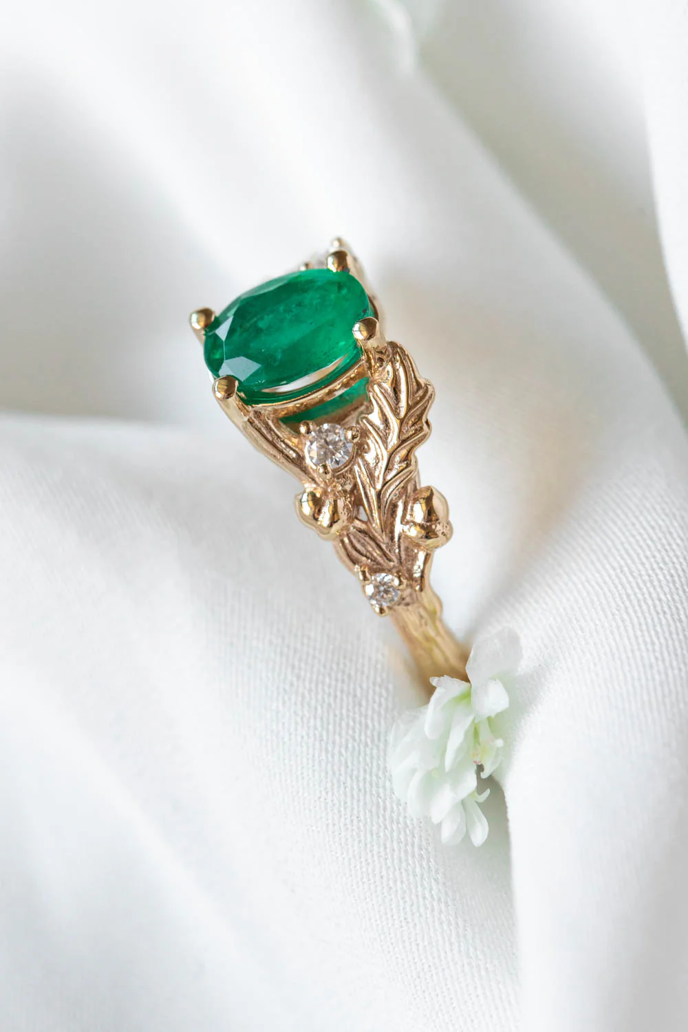 Natural emerald oak leaves engagement ring, gold ring with diamonds and acorns / Silviya - Image 5
