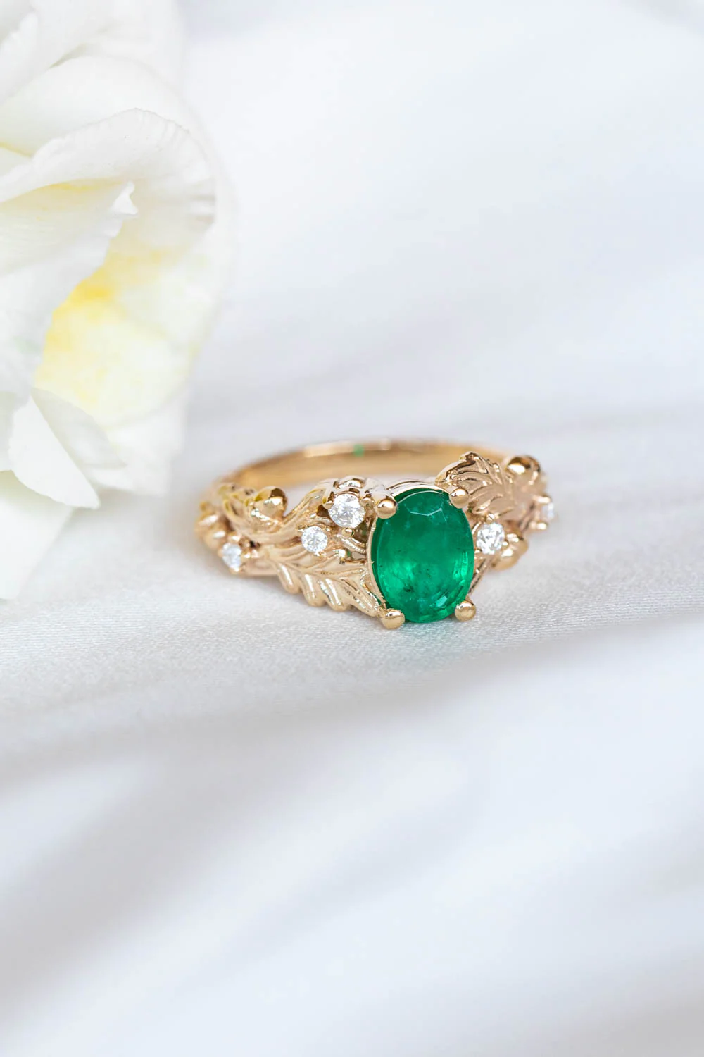 Natural emerald oak leaves engagement ring, gold ring with diamonds and acorns / Silviya - Image 6