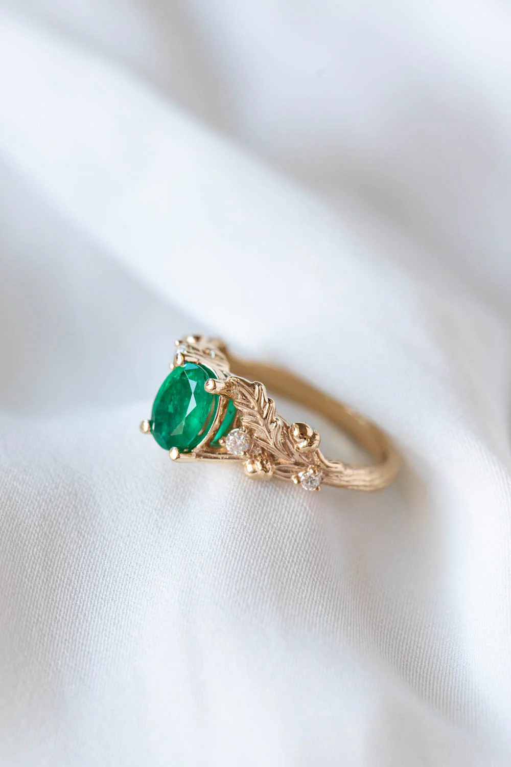 Natural emerald oak leaves engagement ring, gold ring with diamonds and acorns / Silviya - Image 7
