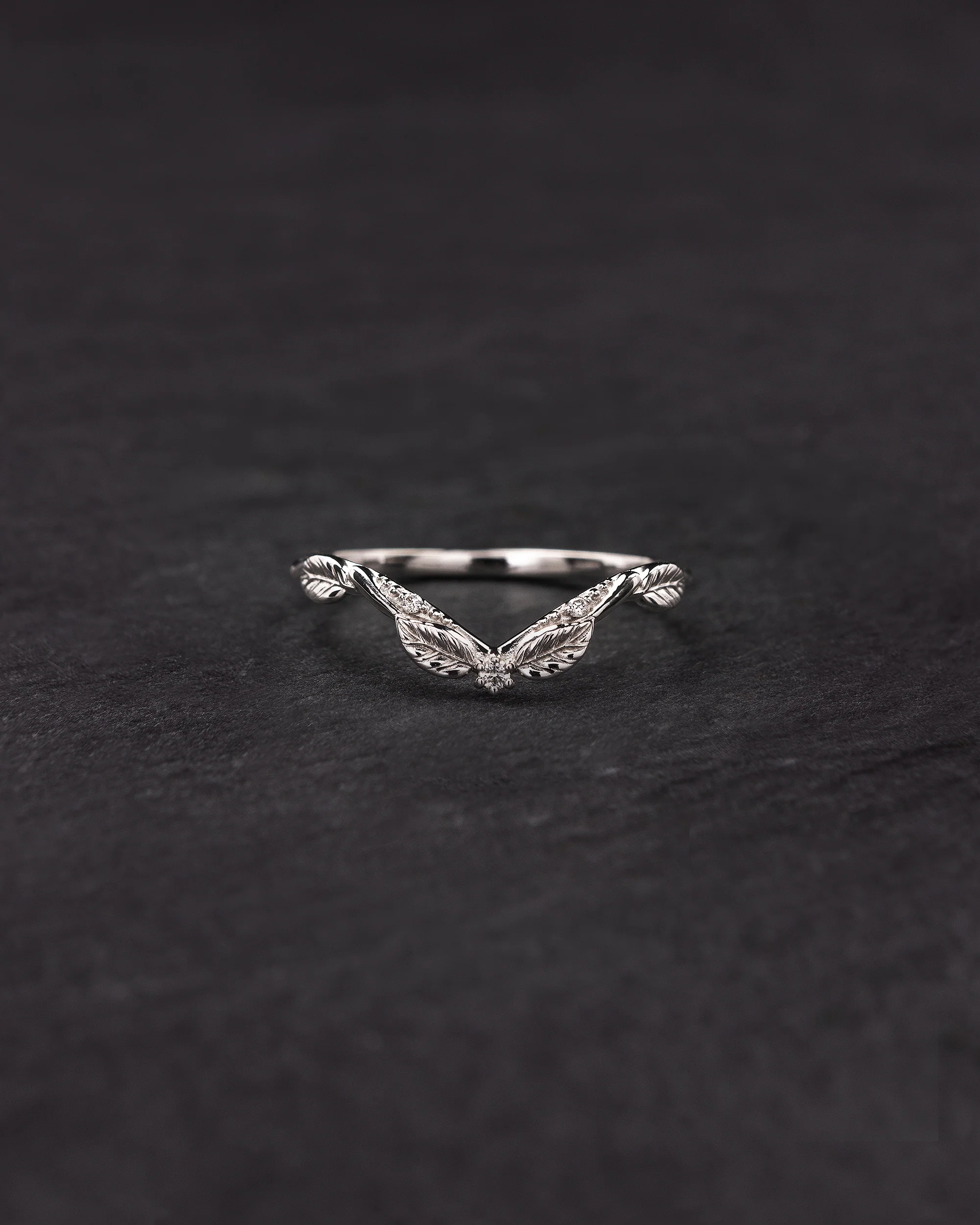 Nature inspired bridal ring set with natural blue sapphire and diamonds / Florentina - Image 6