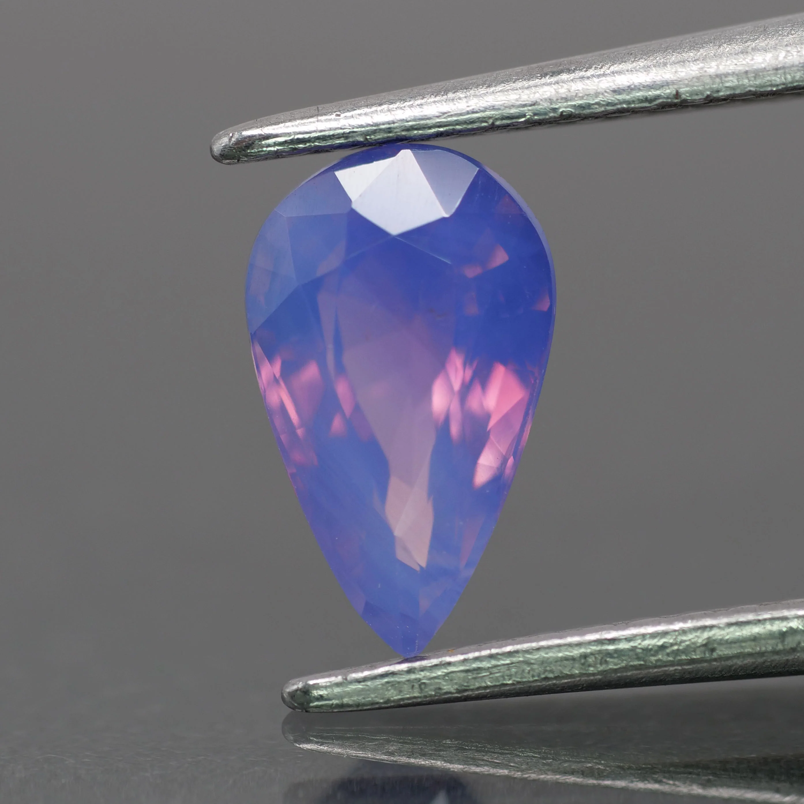 Opalescent sapphire | natural, purple color, pear-cut, *8x5mm, 1.1ct