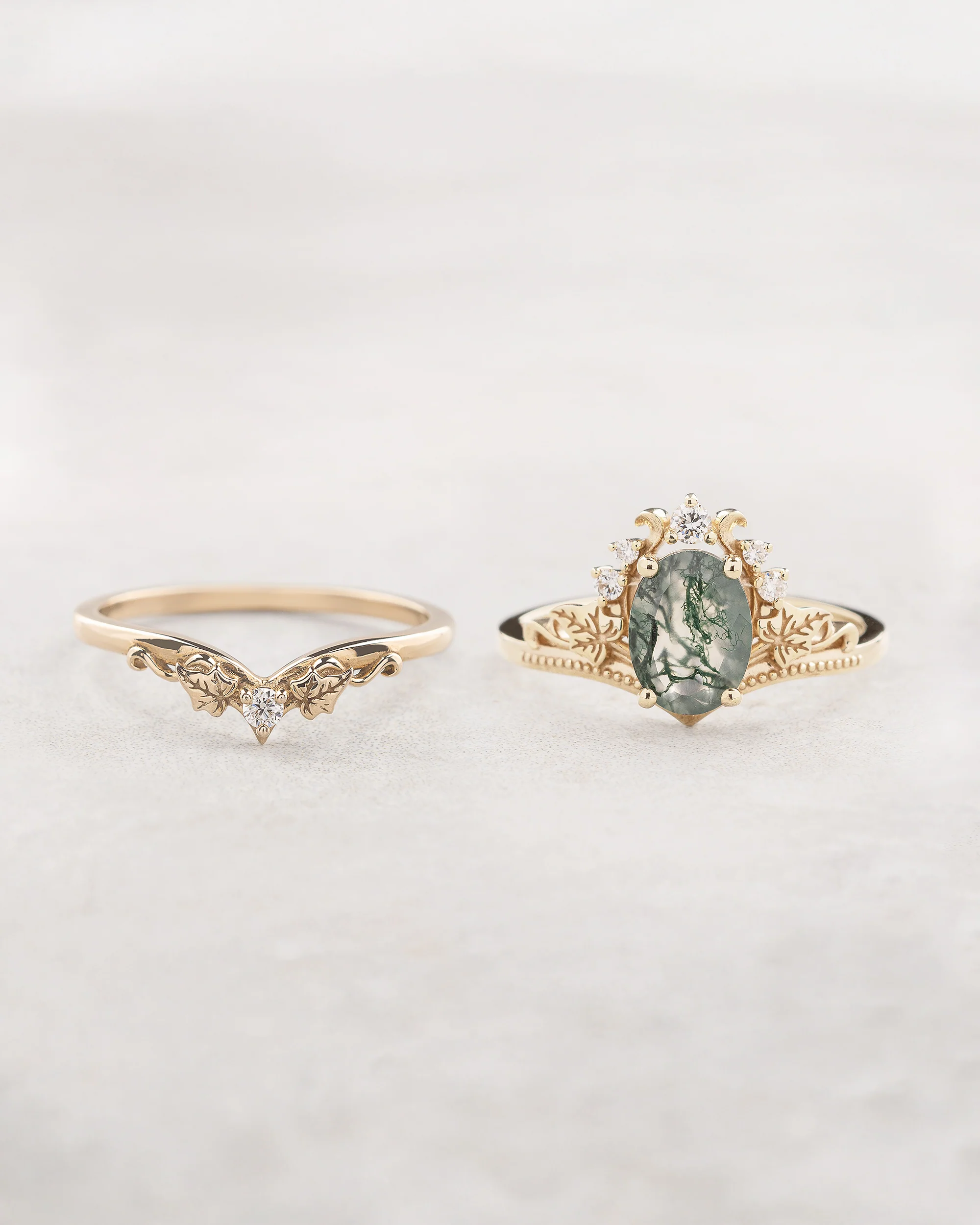 Oval moss agate engagement ring with ivy leaves and a matching wedding band / Ariadne - Image 3