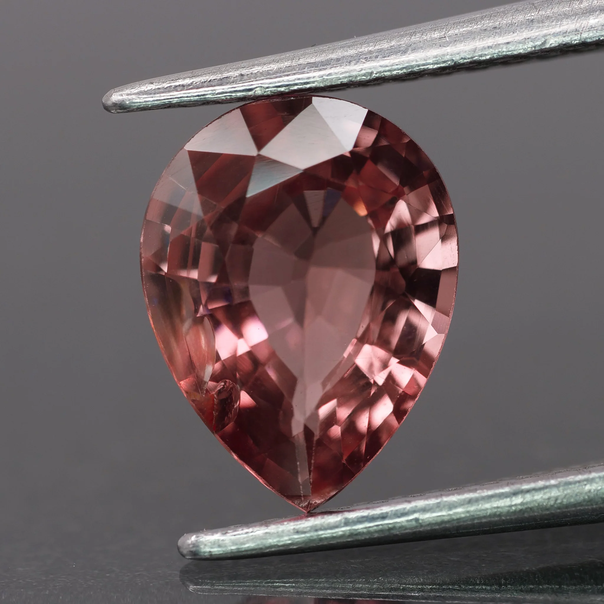 Sapphire | CGL Certified | natural, padparadscha color, color changing, pear-cut, 9x7 mm, 1.79ct