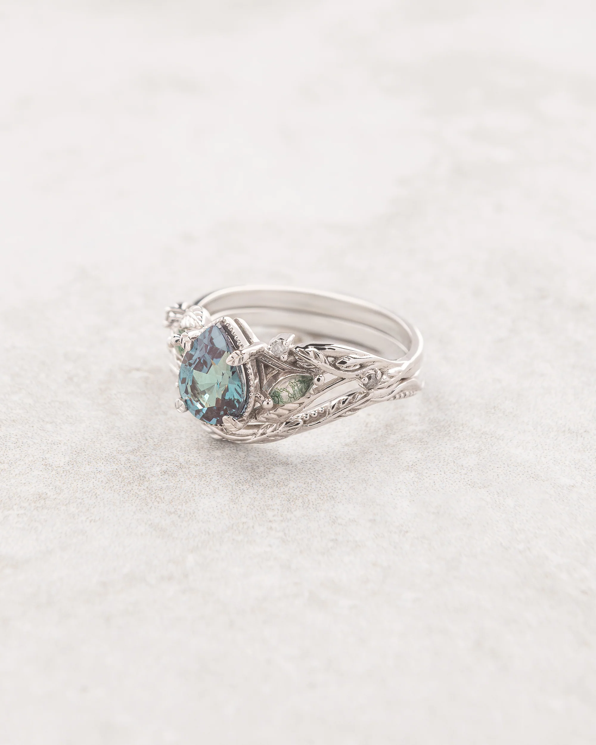 Patricia asymmetric | custom bridal ring set for pear cut gemstone 8x6 mm - Image 3