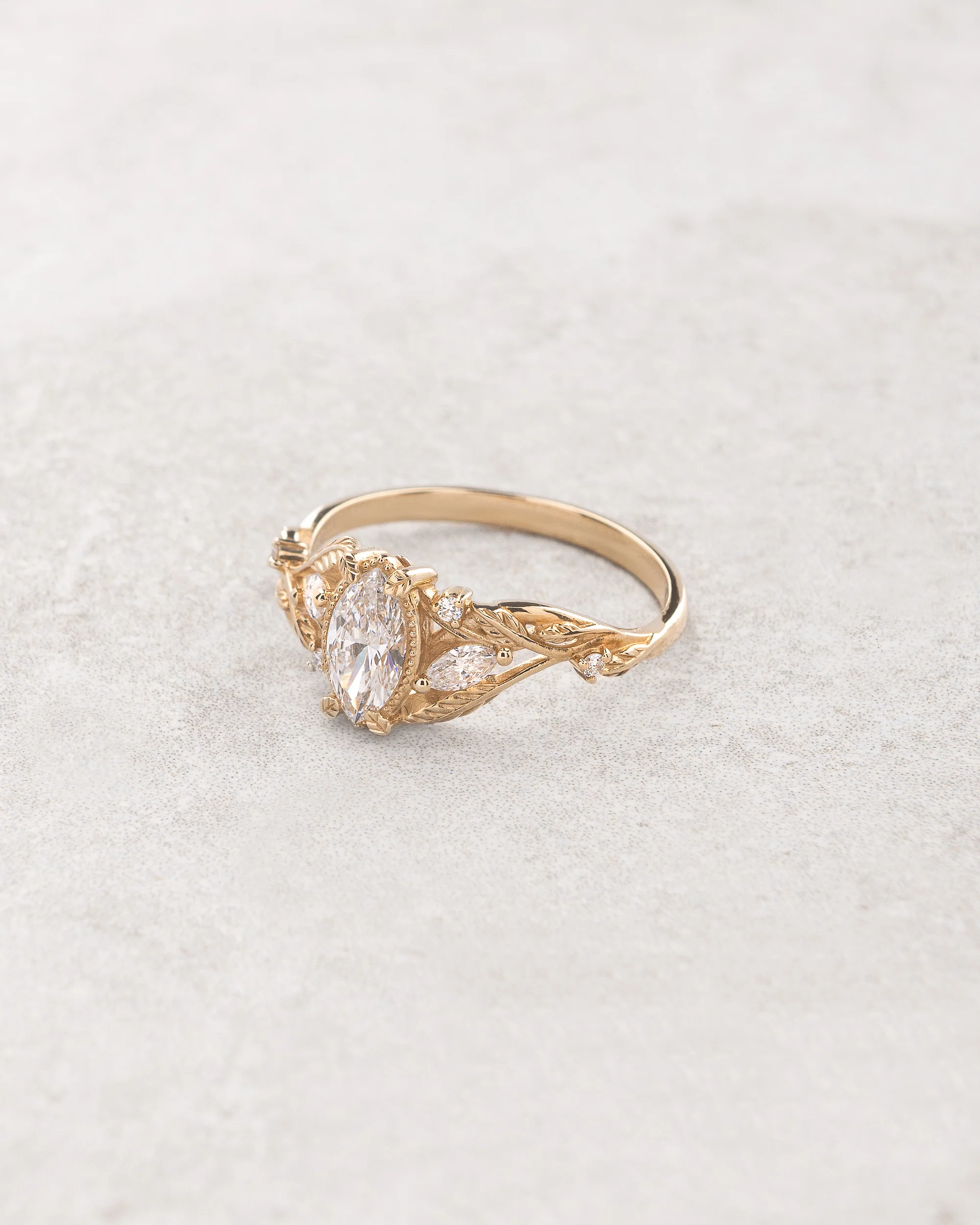 Patricia asymmetric | engagement ring setting for marquise cut gemstone 8x4 mm - Image 4