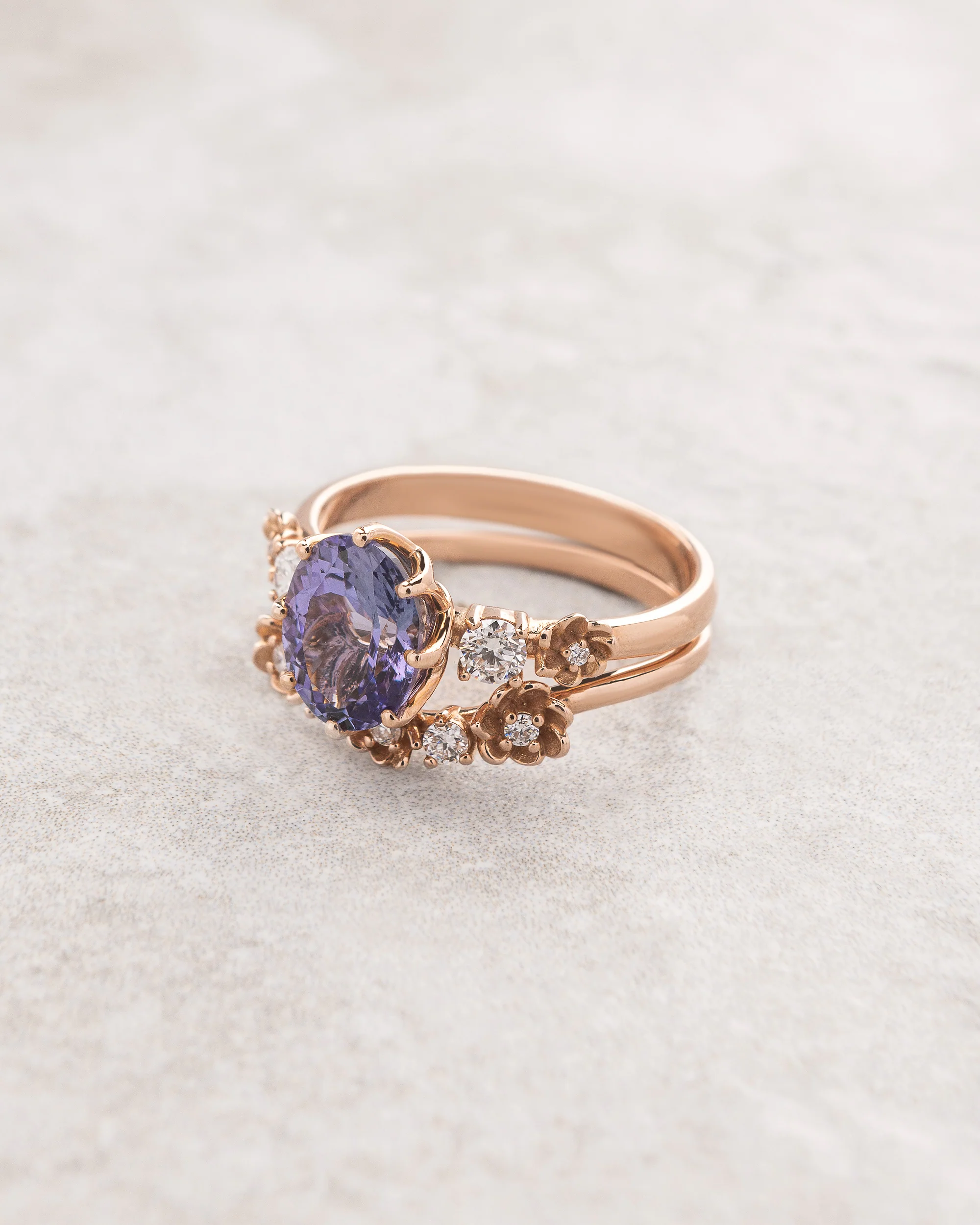 Purple tanzanite engagement ring set with a floral wedding band / Fiorella - Image 3