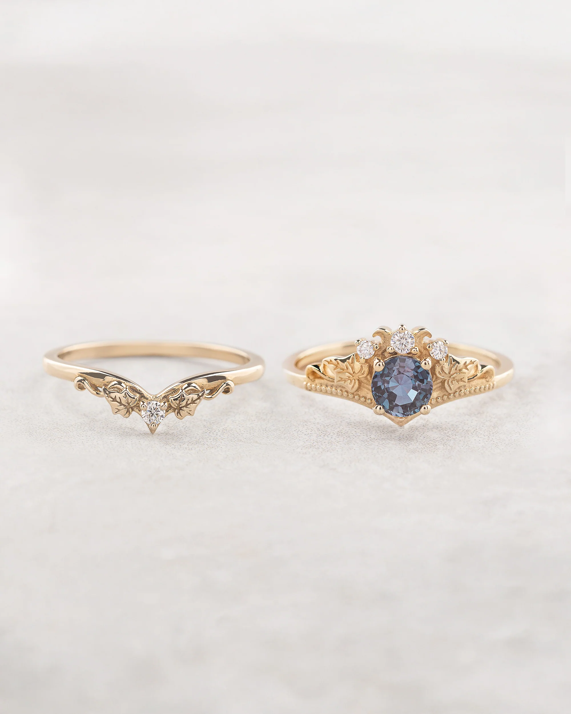 Ivy leaves bridal ring set with 5mm round alexandrite and diamonds / Ariadne - Image 3