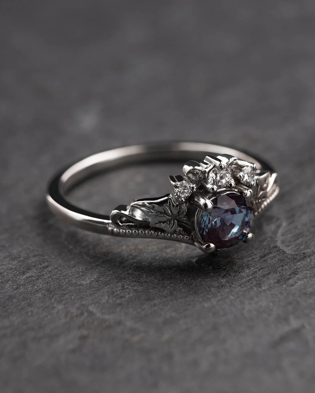 Round 5mm alexandrite engagement ring with ivy leaves, colour changing gemstone ring / Ariadne - Image 5