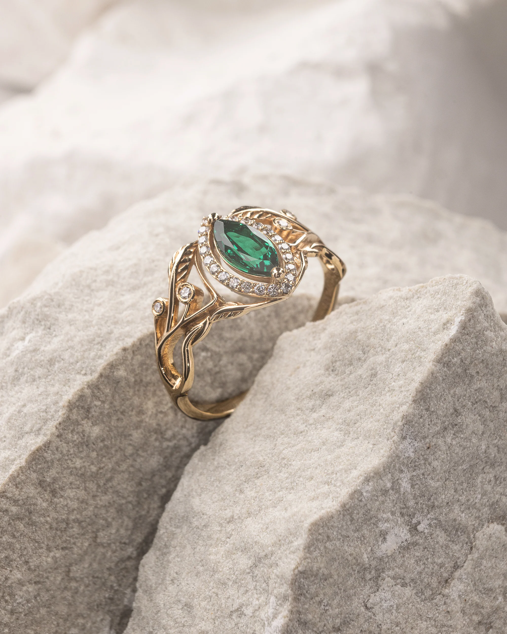 Marquise engagement ring with lab emerald and diamond halo / Callisto - Image 4