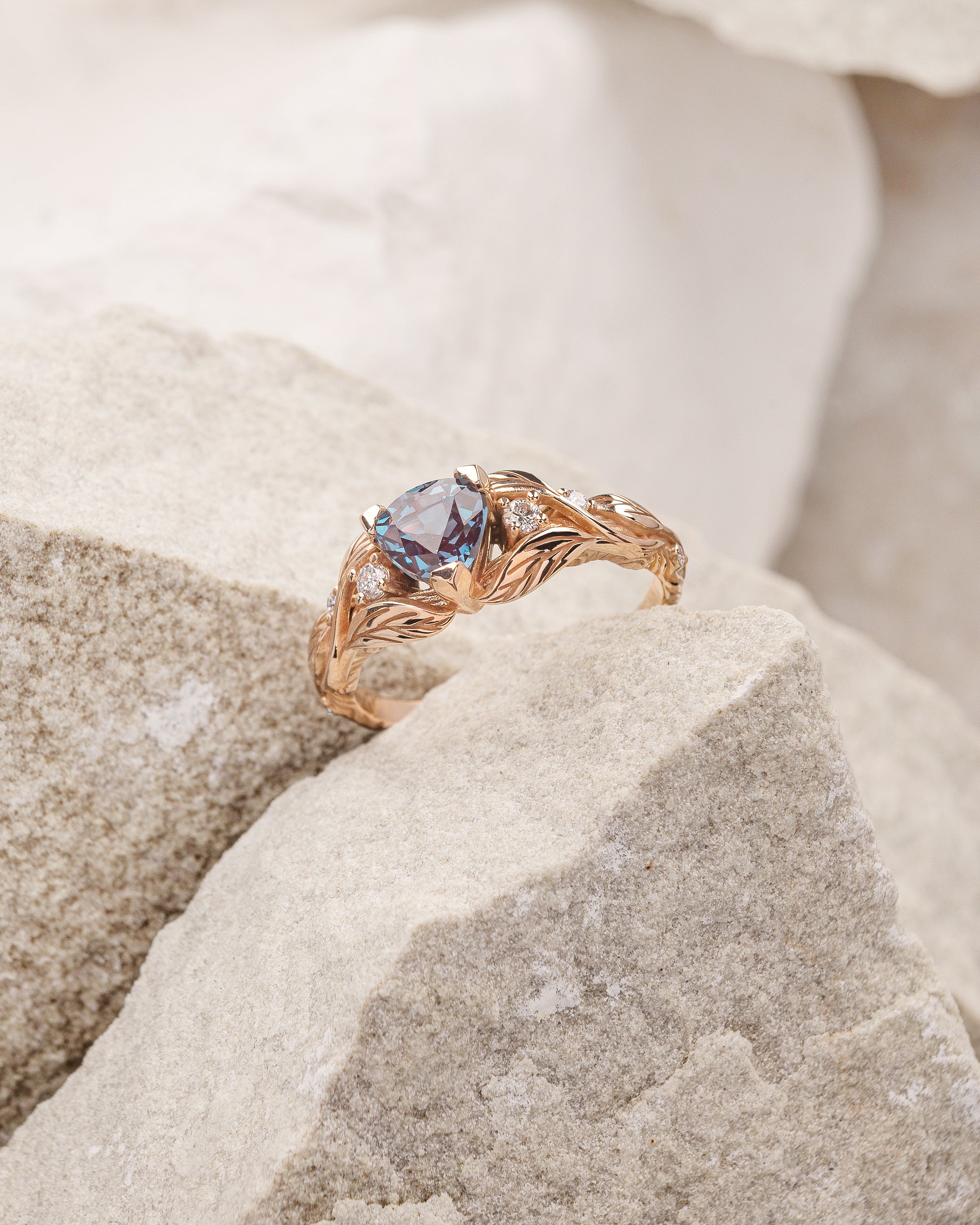 Trillion alexandrite and diamonds engagement ring, gold leaf band / Clematis - Image 4