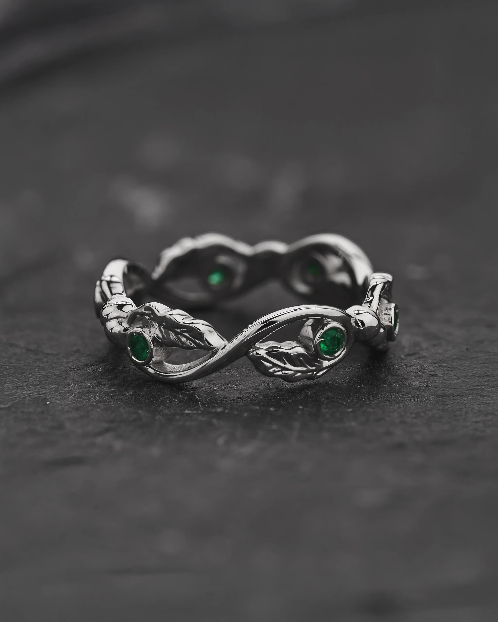 READY TO SHIP Emerald oak leaves unisex wedding band, 14K white gold, AVAILABLE RING SIZE: 9 US