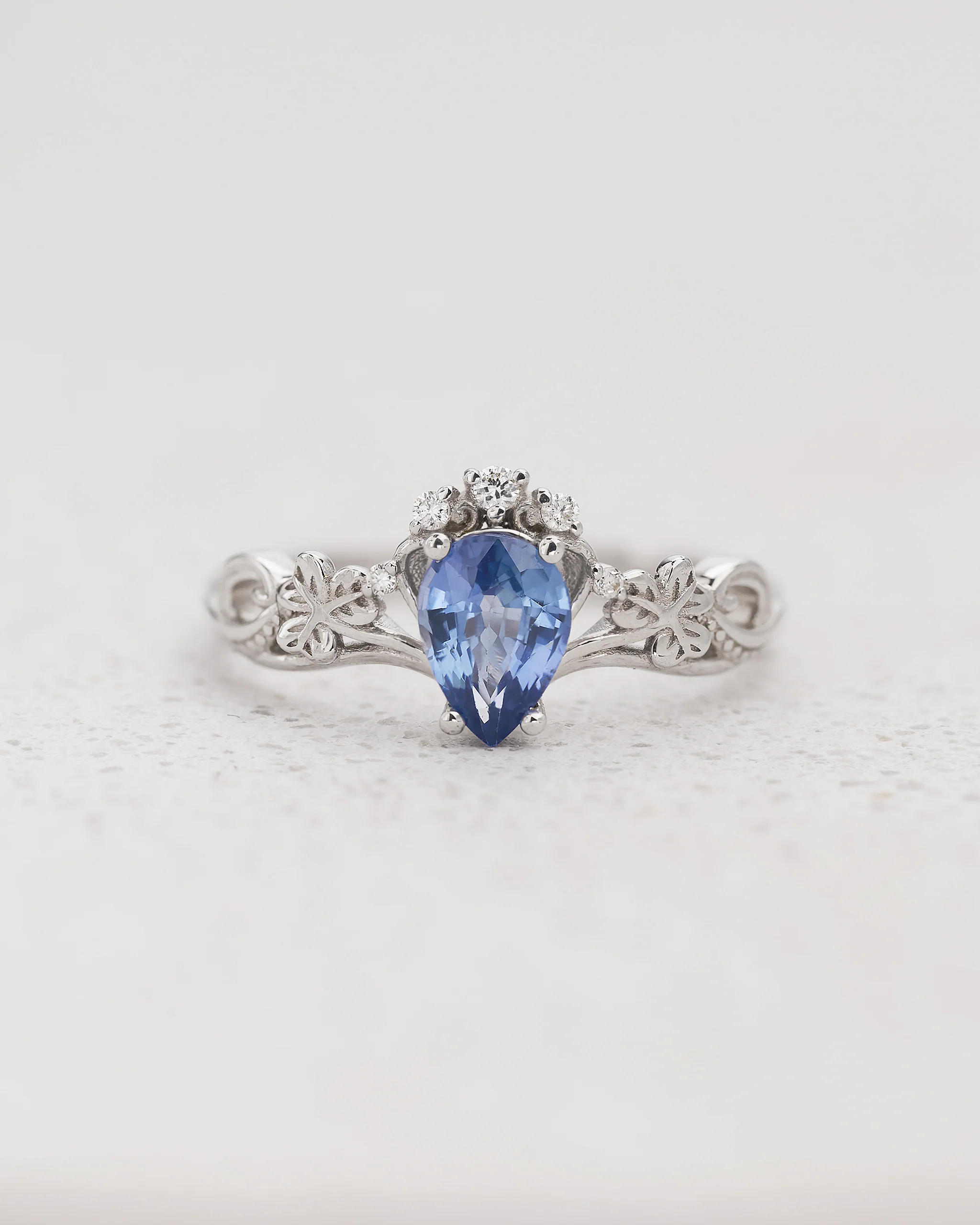Celtic Engagement Ring with Pear-cut Blue (Natural) Sapphire / Horta