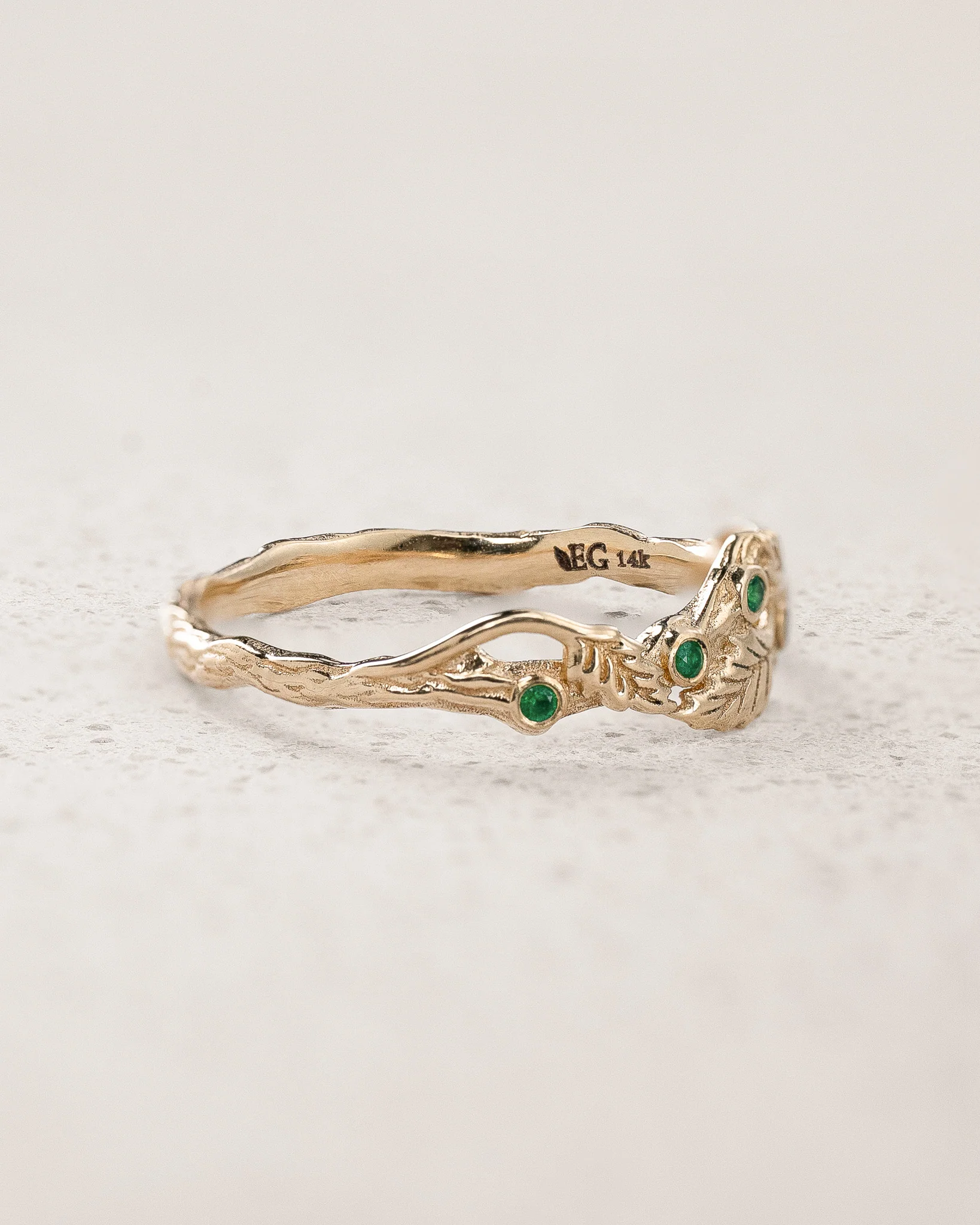Twig wedding band with emeralds and three leaves, branch wedding ring - Image 3