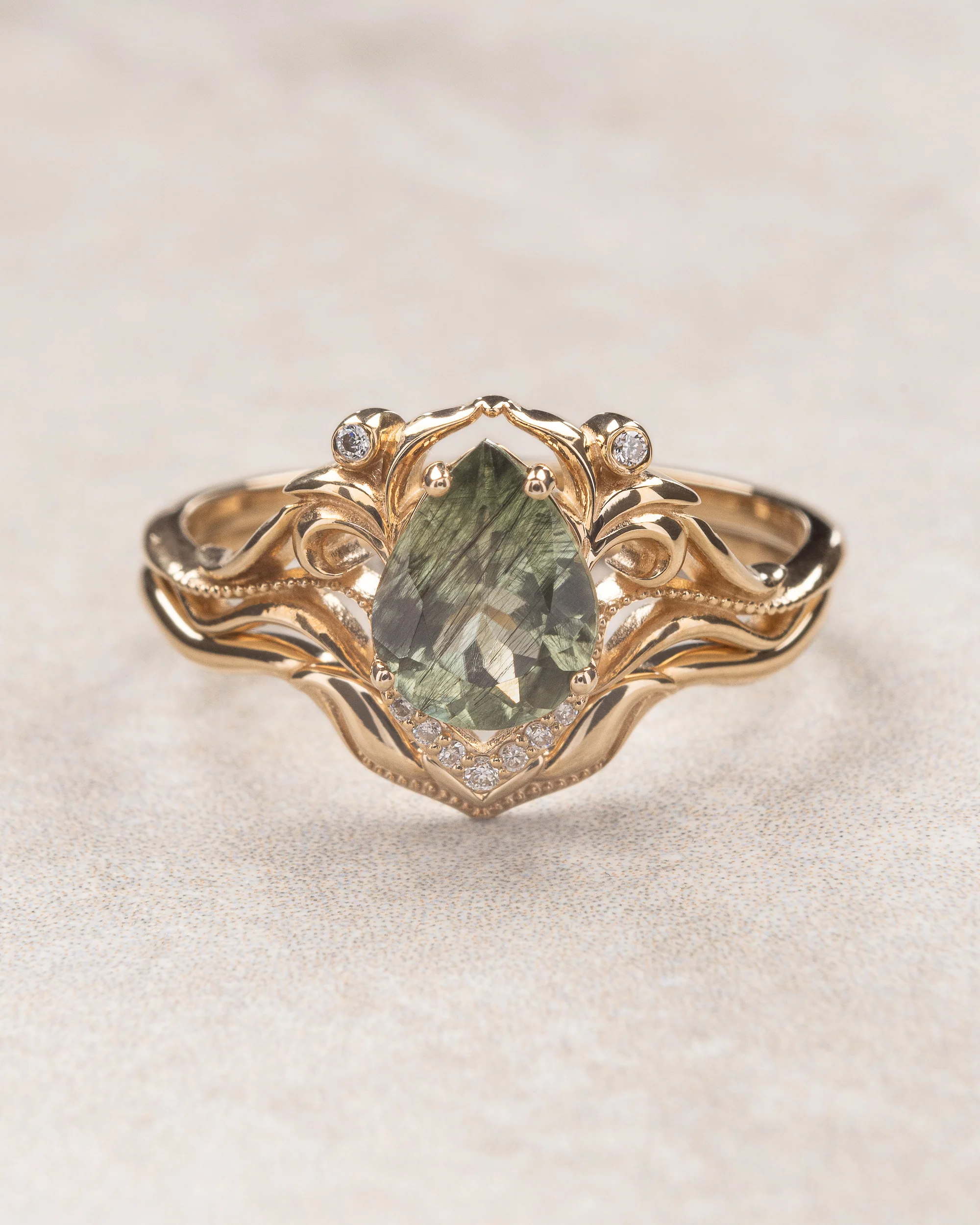 Rutile peridot engagement ring with minimalistic wedding band / Lida small
