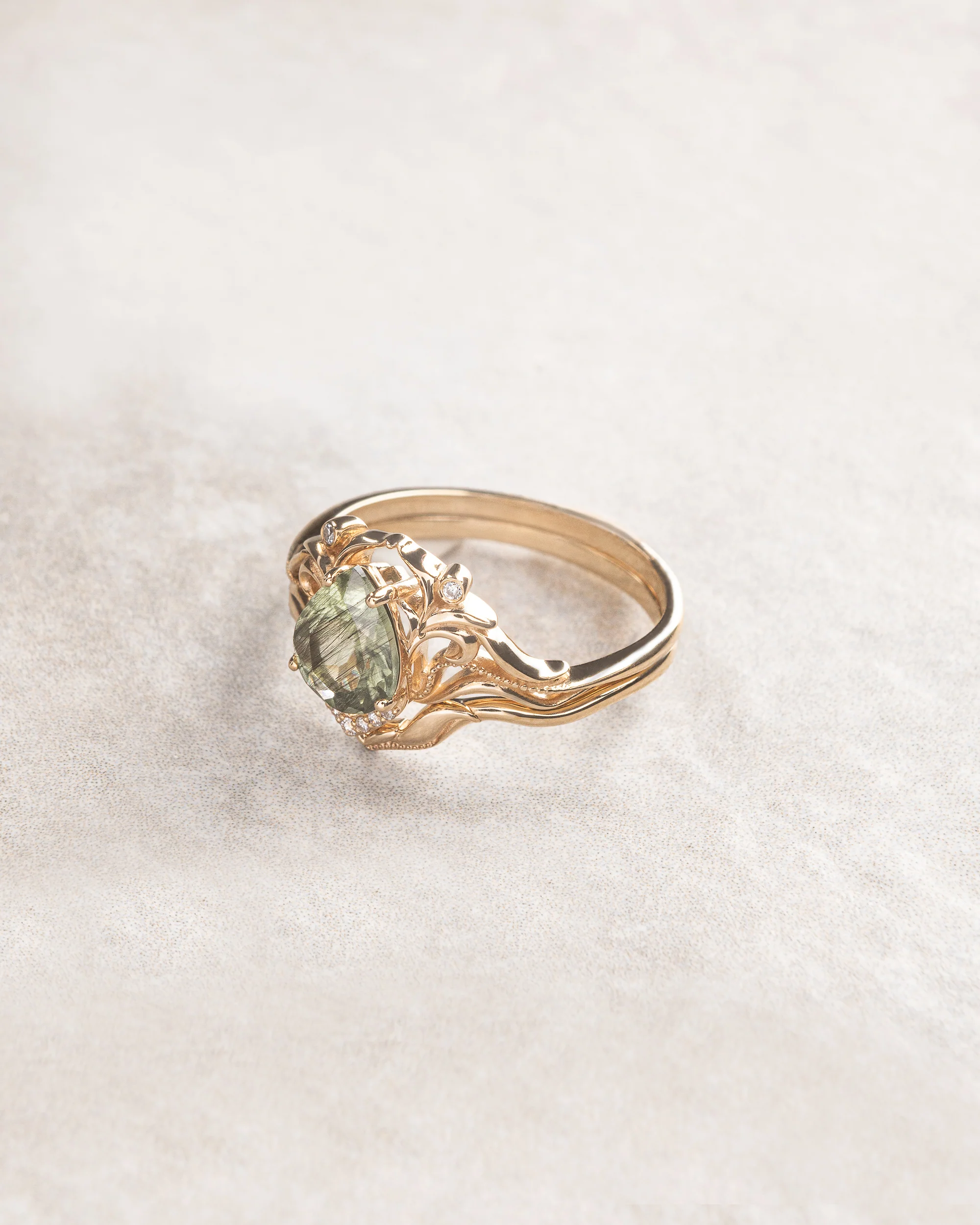 Rutile peridot engagement ring with minimalistic wedding band / Lida small - Image 2
